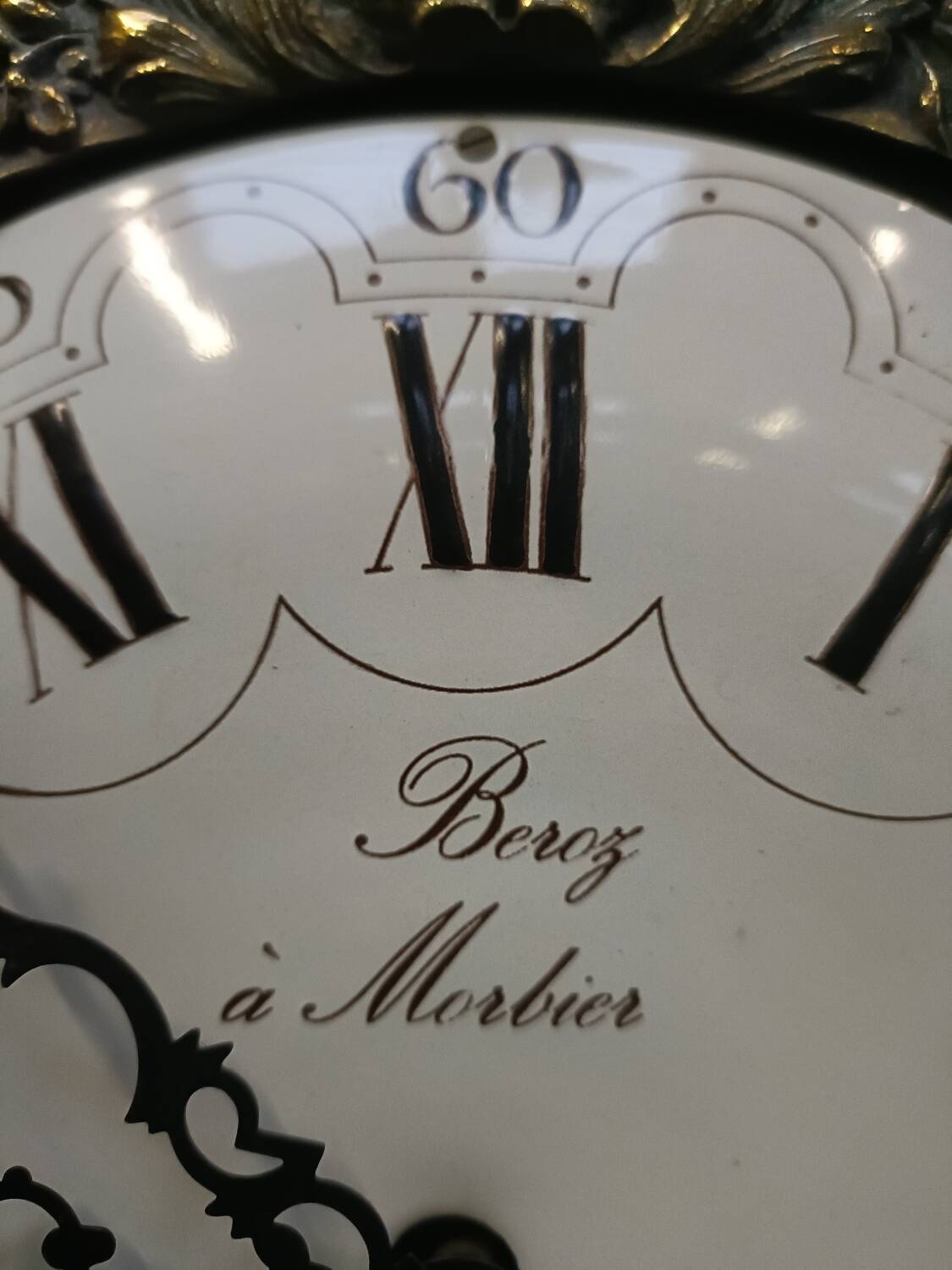 Horloge Comtoise Morbier Jura, façade au coq
