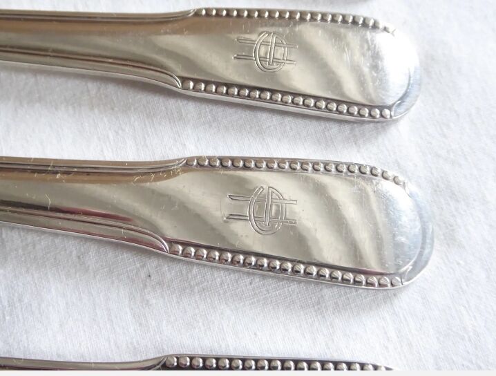 Silver metal forks, BB