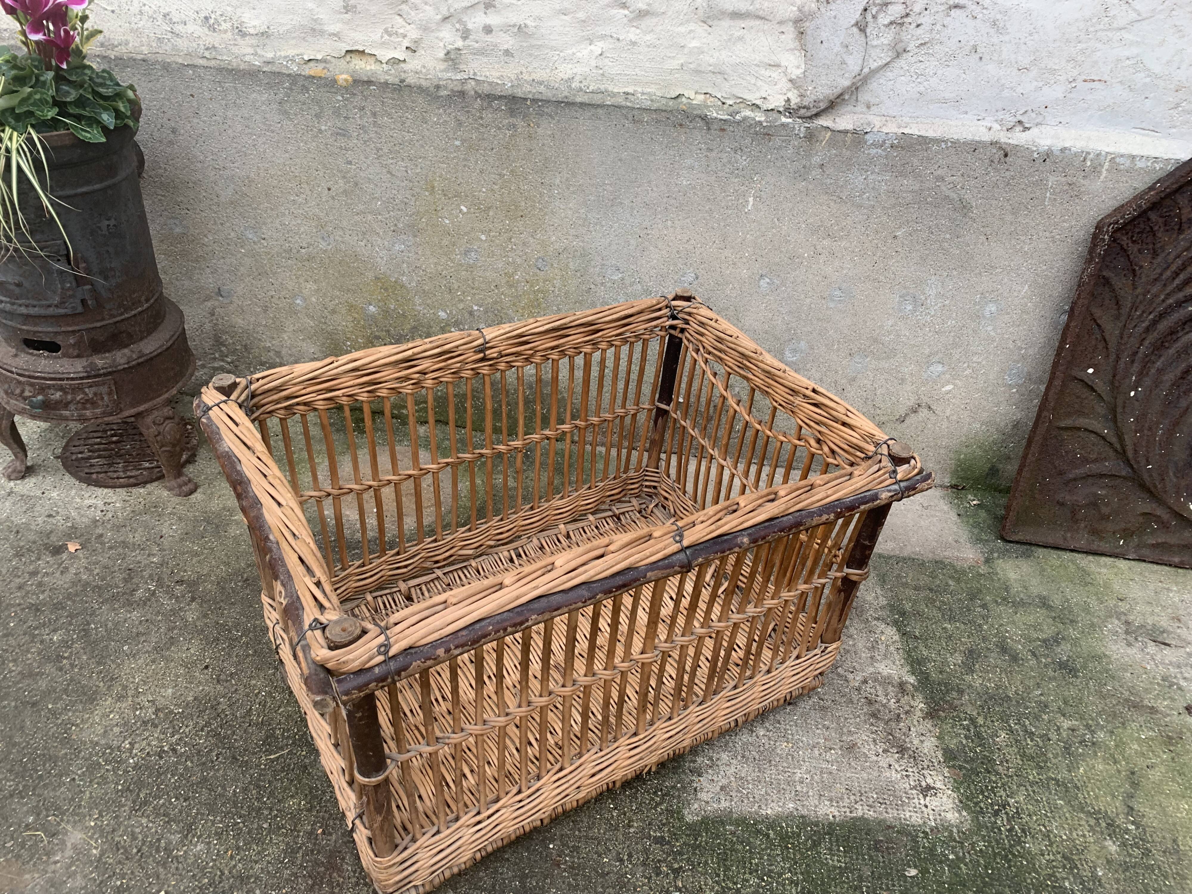 Large basket, rattan basket, old wicker linen basket