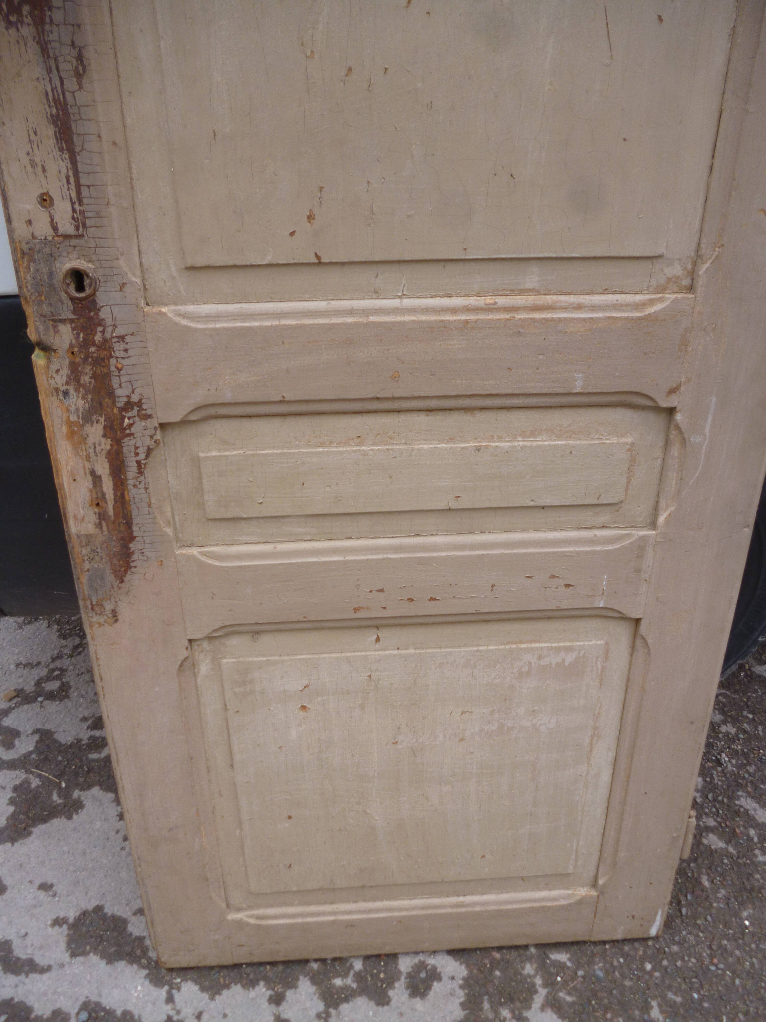 Old door beige patina