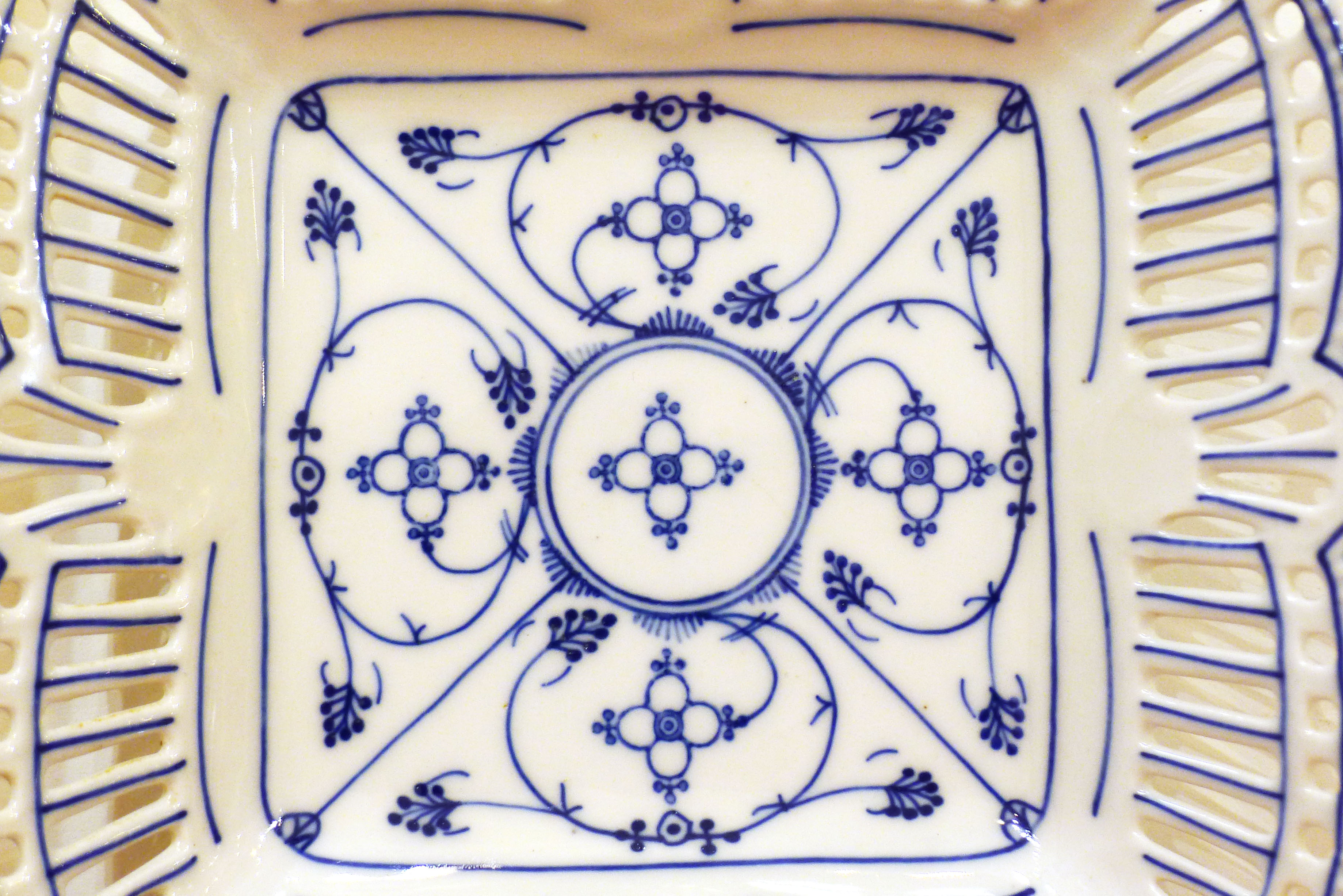 Porcelain cup, Copenhagen décor, early 20th century