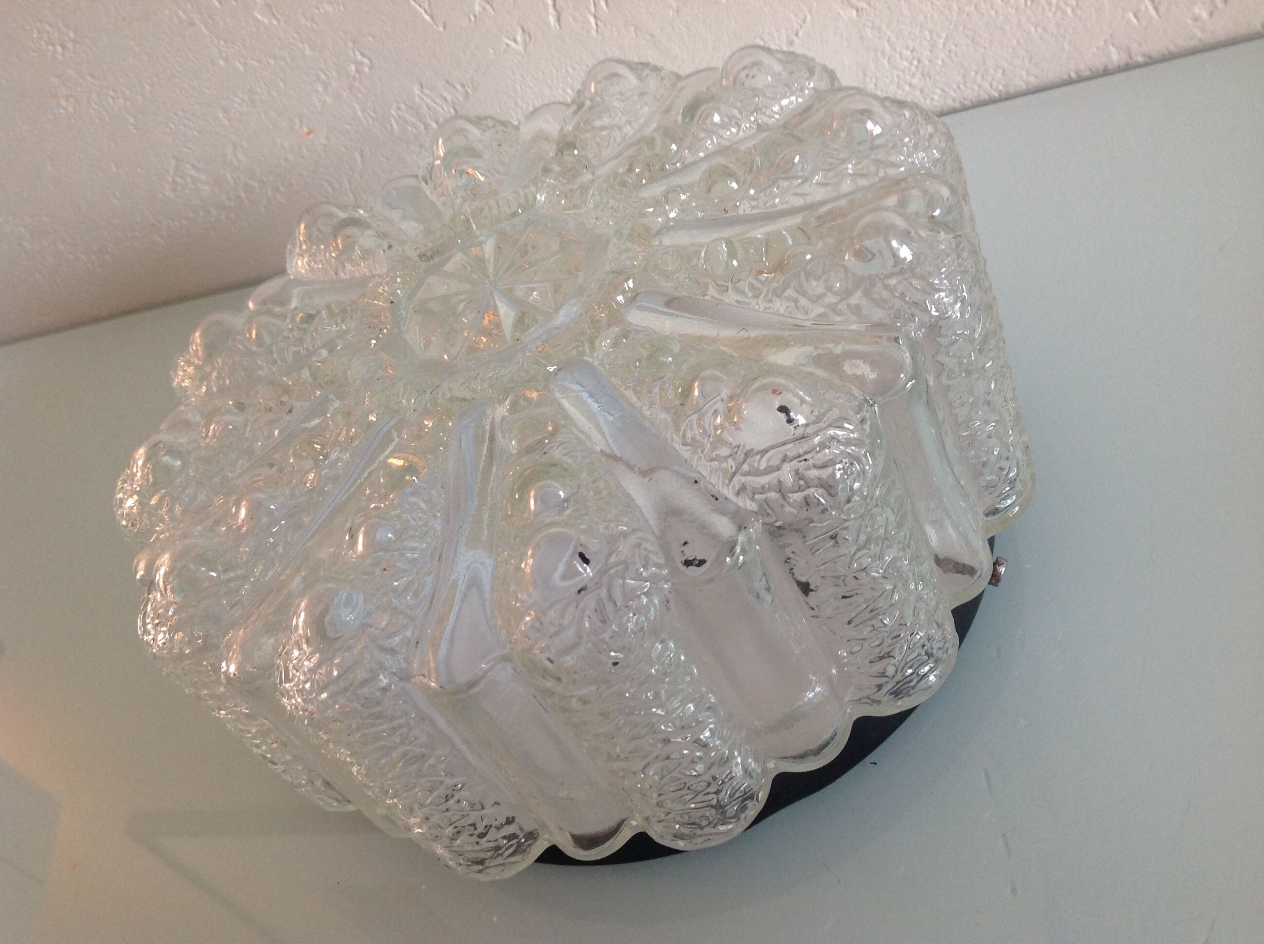 Round ceiling lamp in bubbled glass / vintage 60s-70s