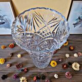 Large chiseled crystal vase with geometric and “flowers” decor