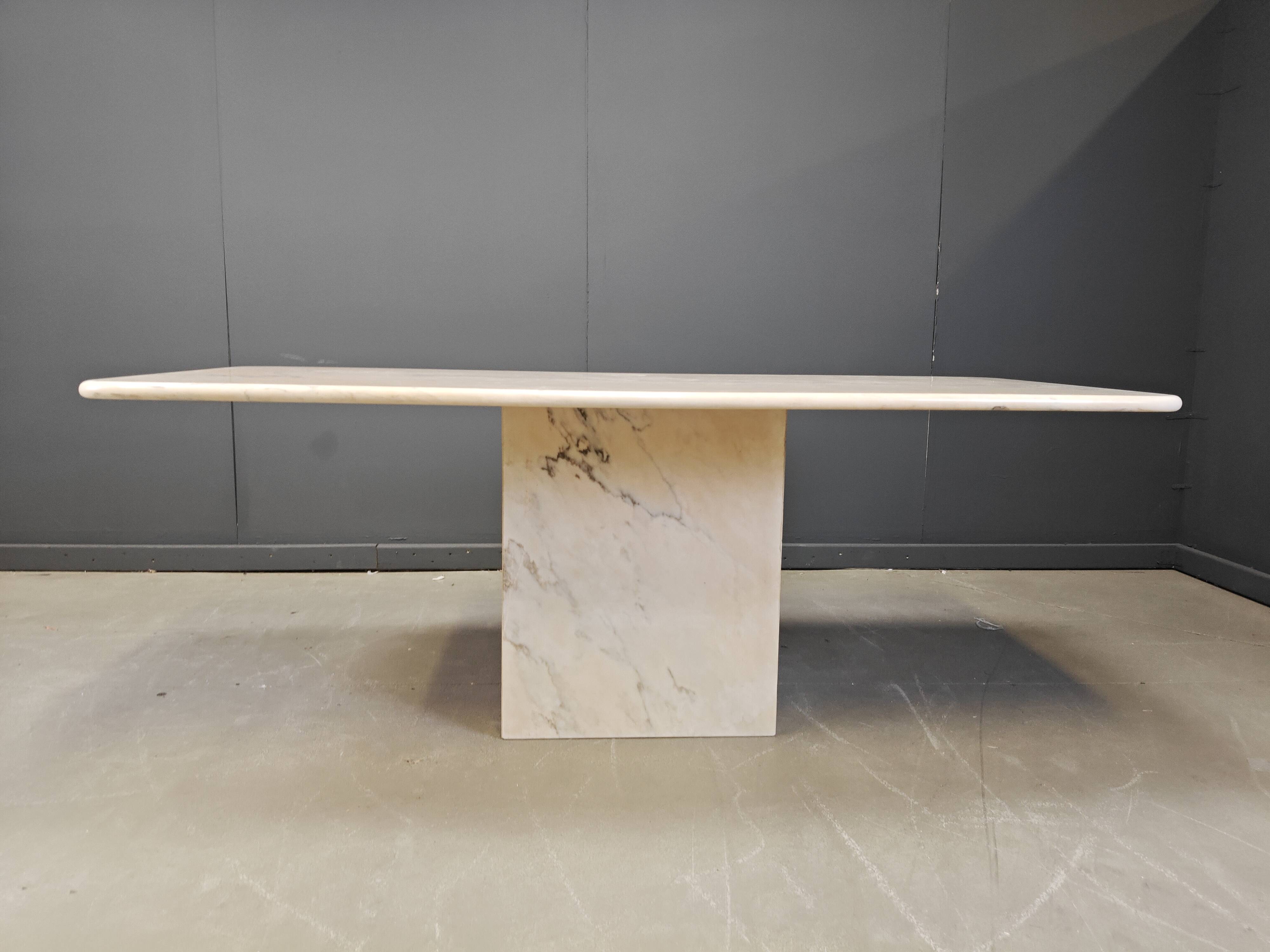 Table de salle à manger en marbre italien, années 1970