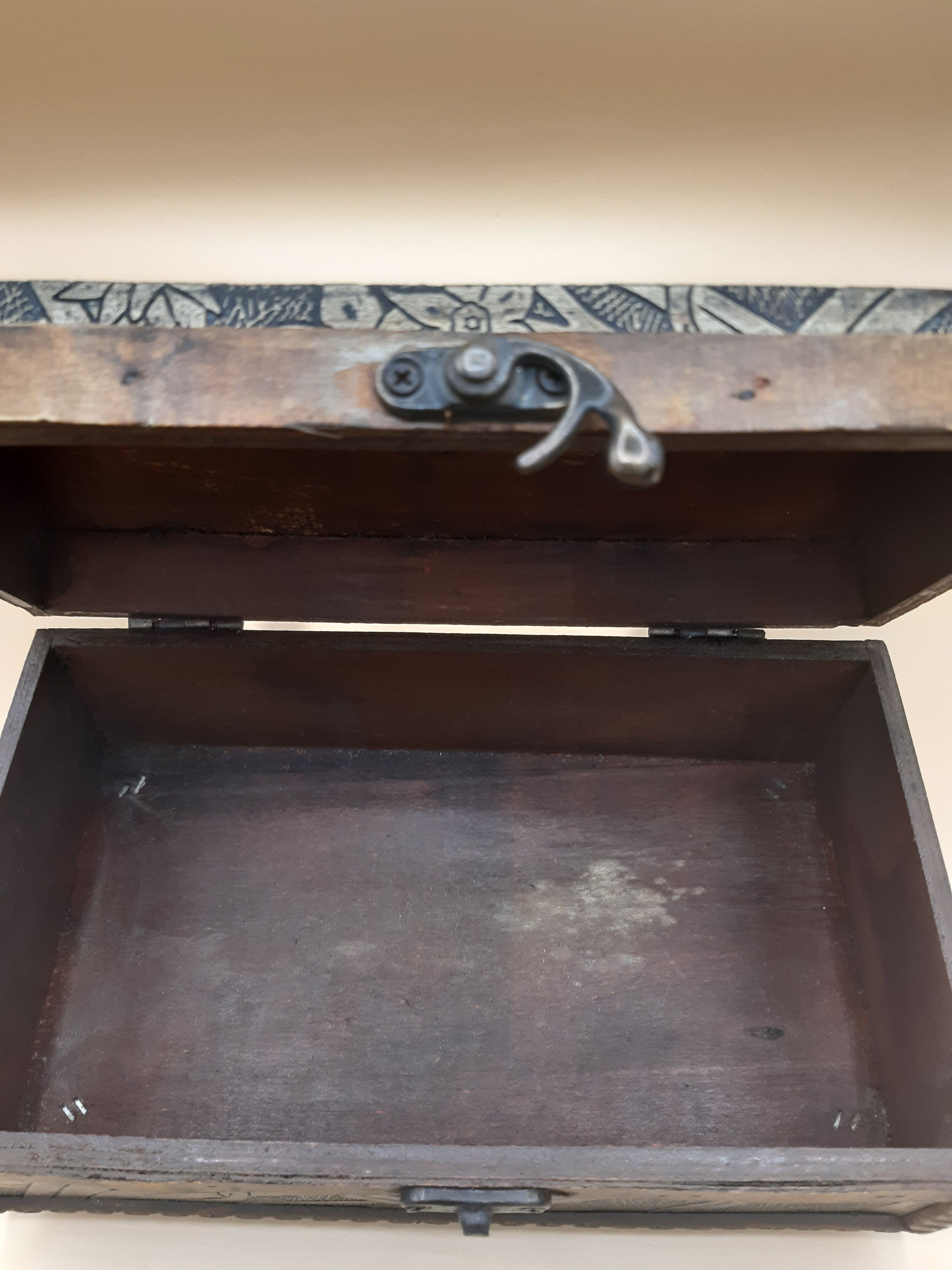 Boîte à mouchoir en bois