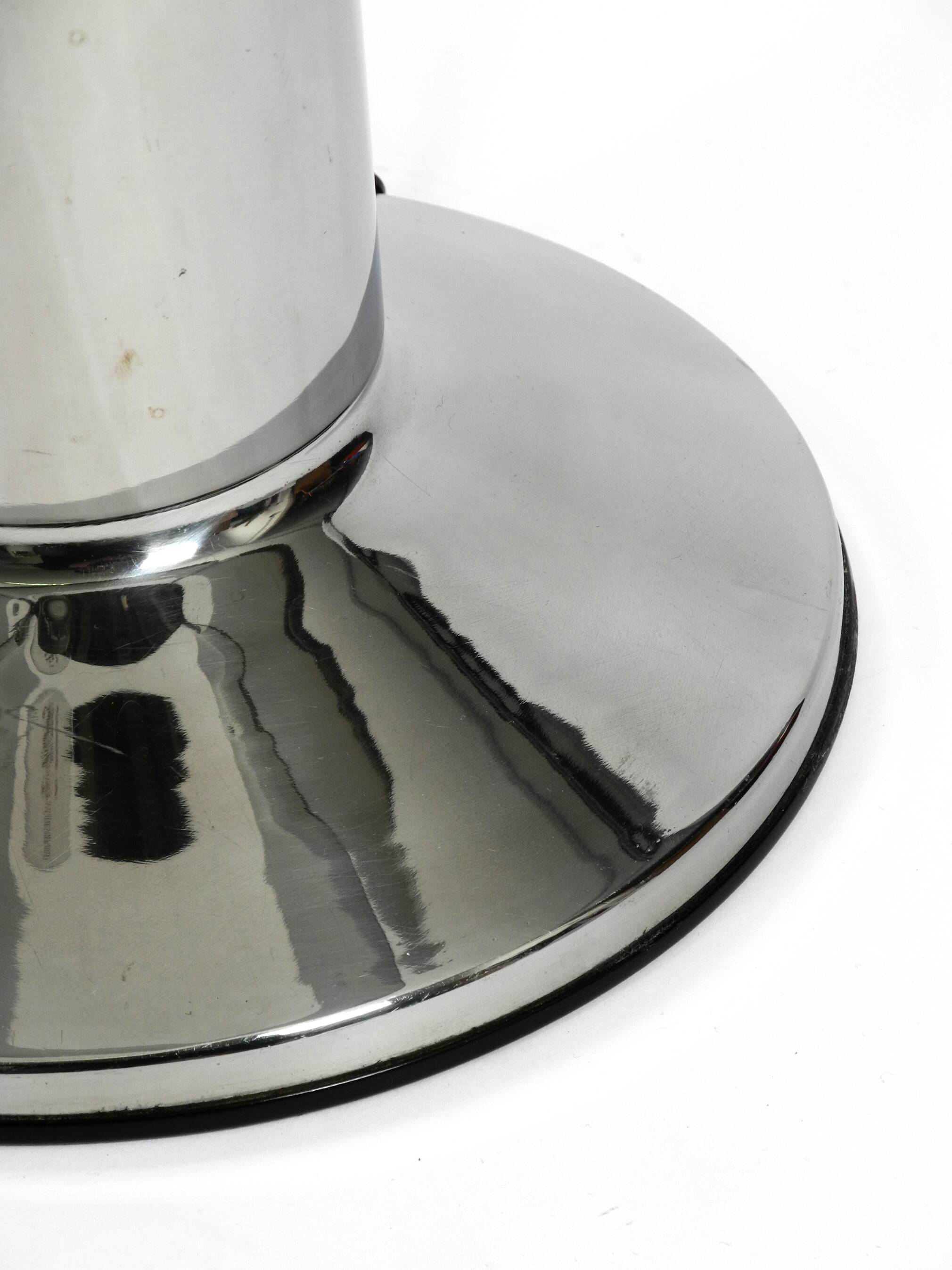 Lampe de table en métal chromé XXL des années 1970 avec abat-jour en métal | Hauteur 75 cm