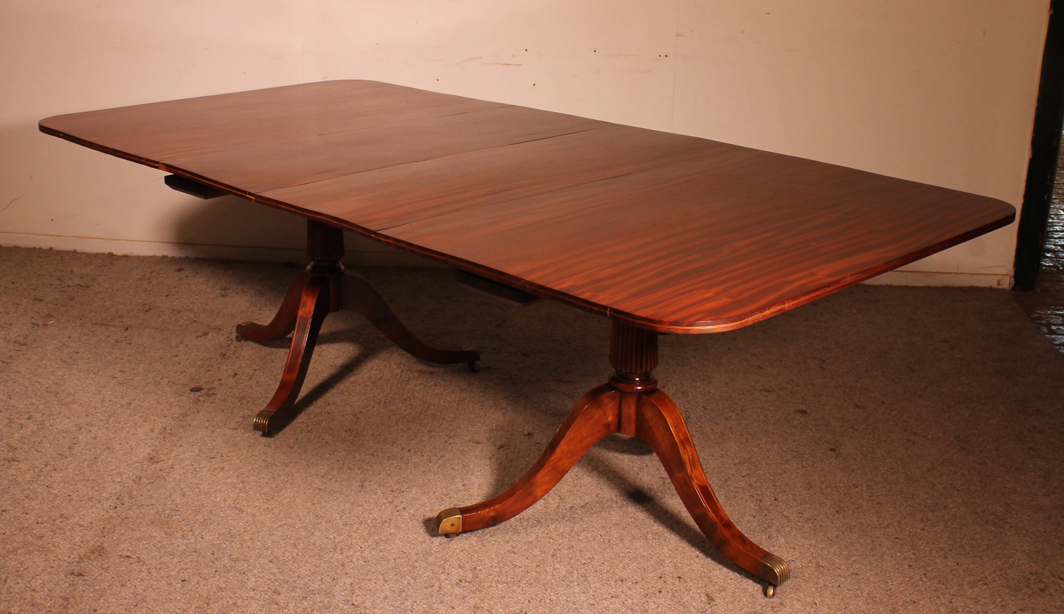 English tripod dining table in solid mahogany - 19th century
