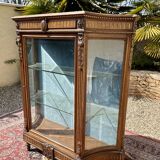Showcase in walnut Louis XVI Style