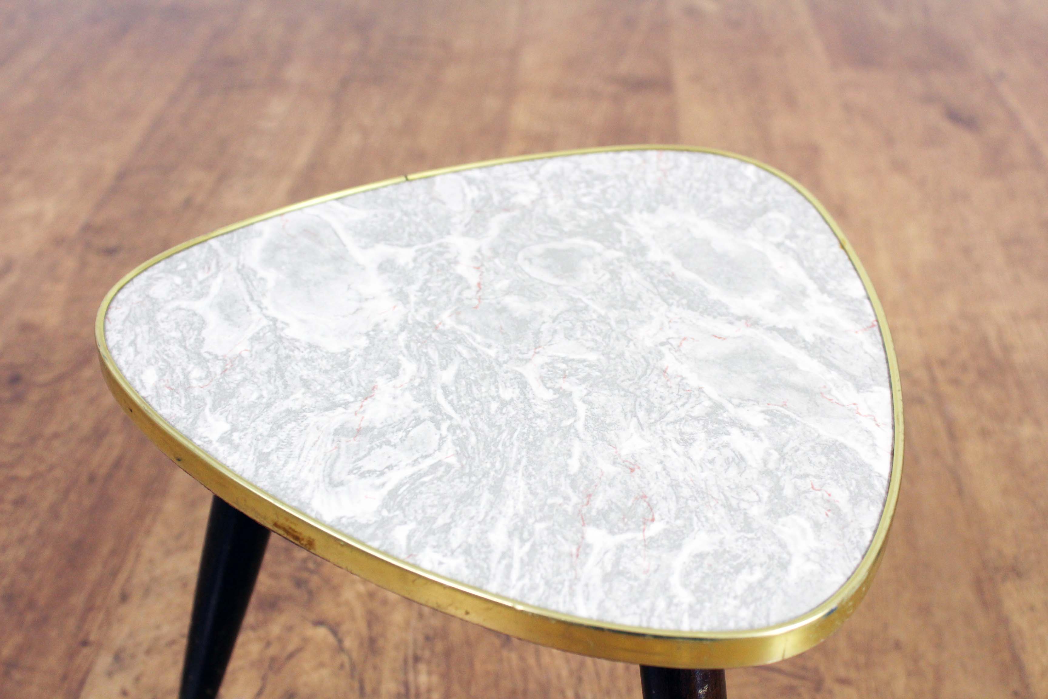 Tripod plant holder 70