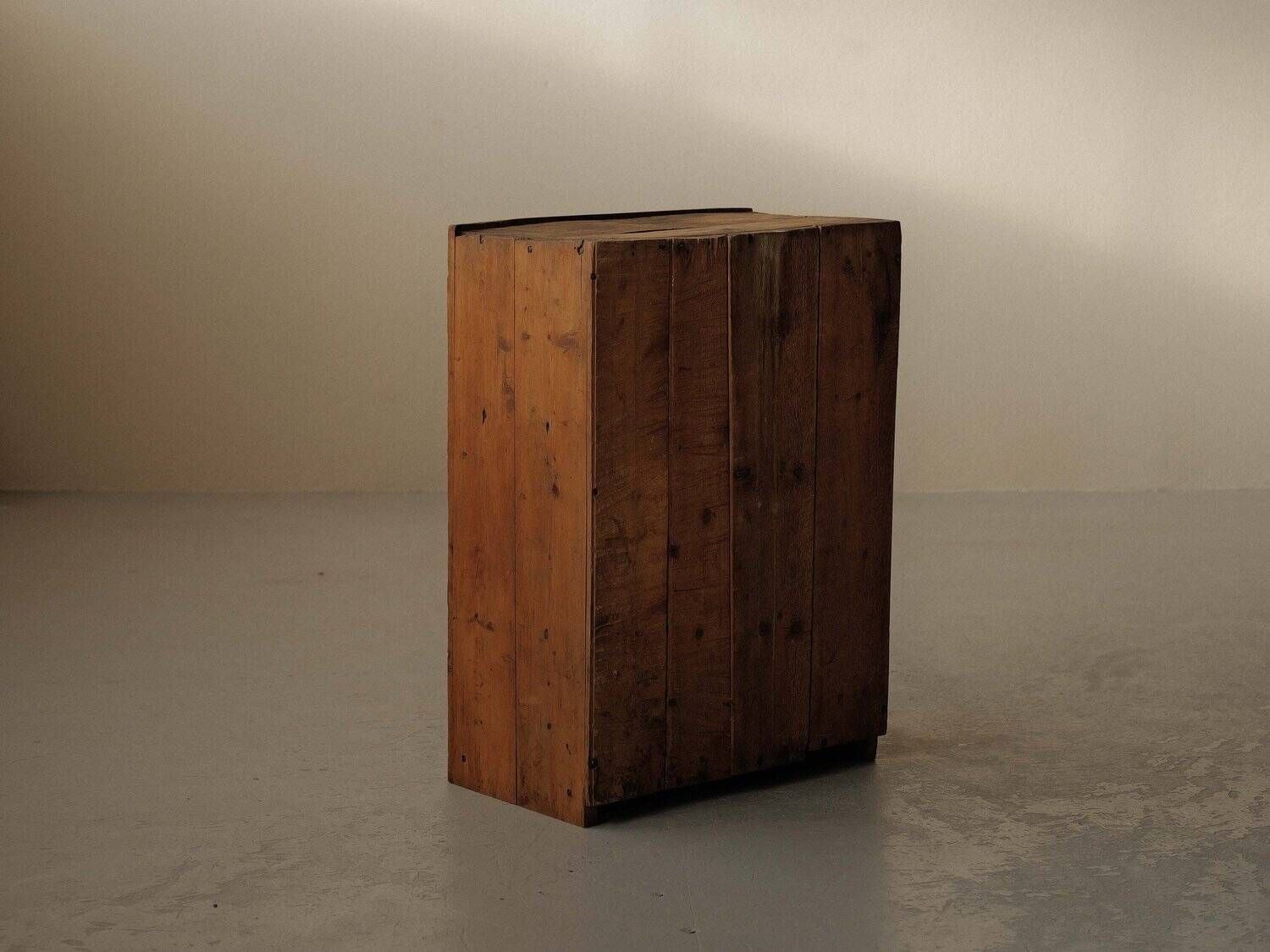 Alpine furniture in solid larch – Folk art – Savoy, 19th century