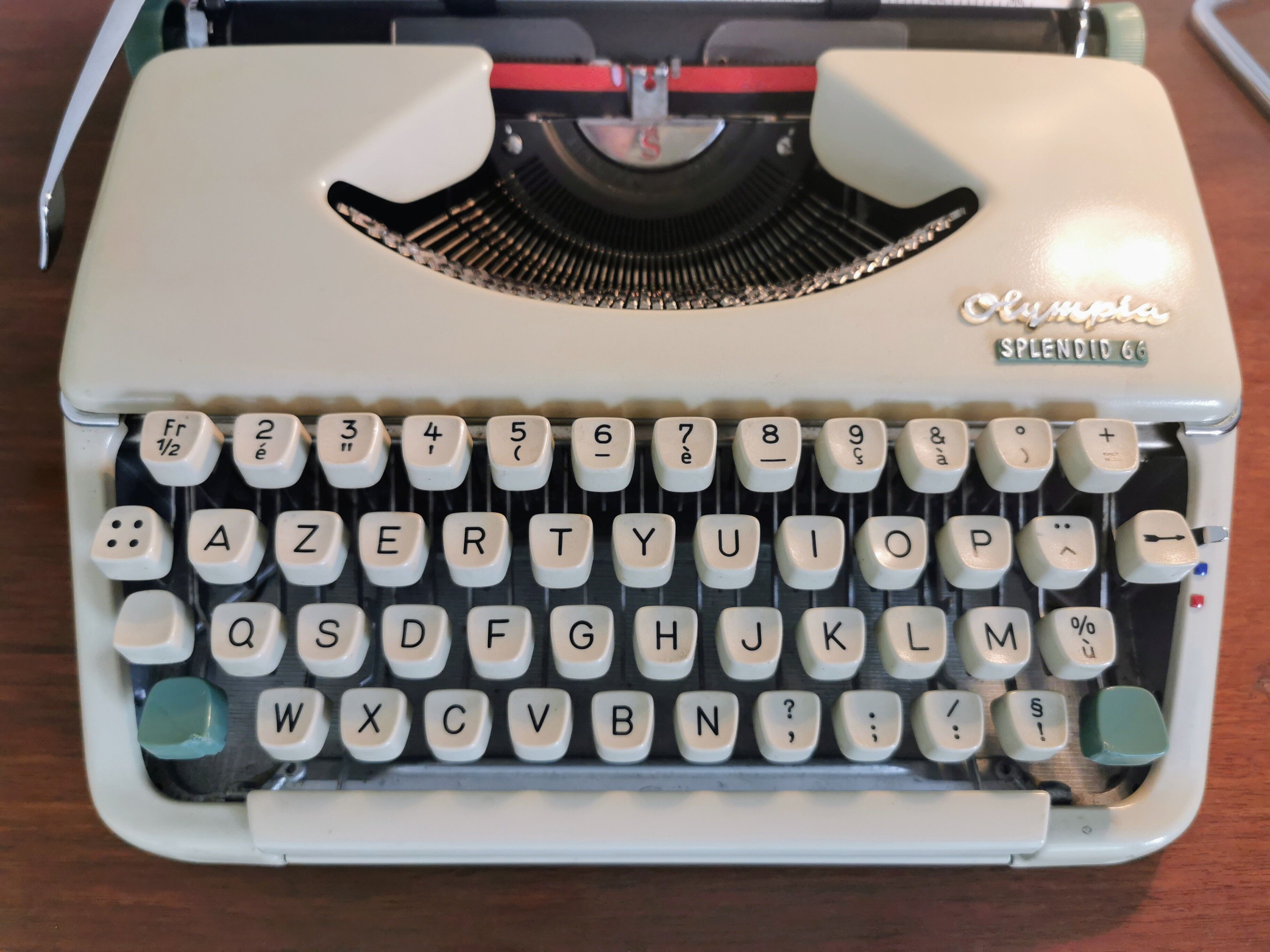 Typewriter Olympia Splendid 66