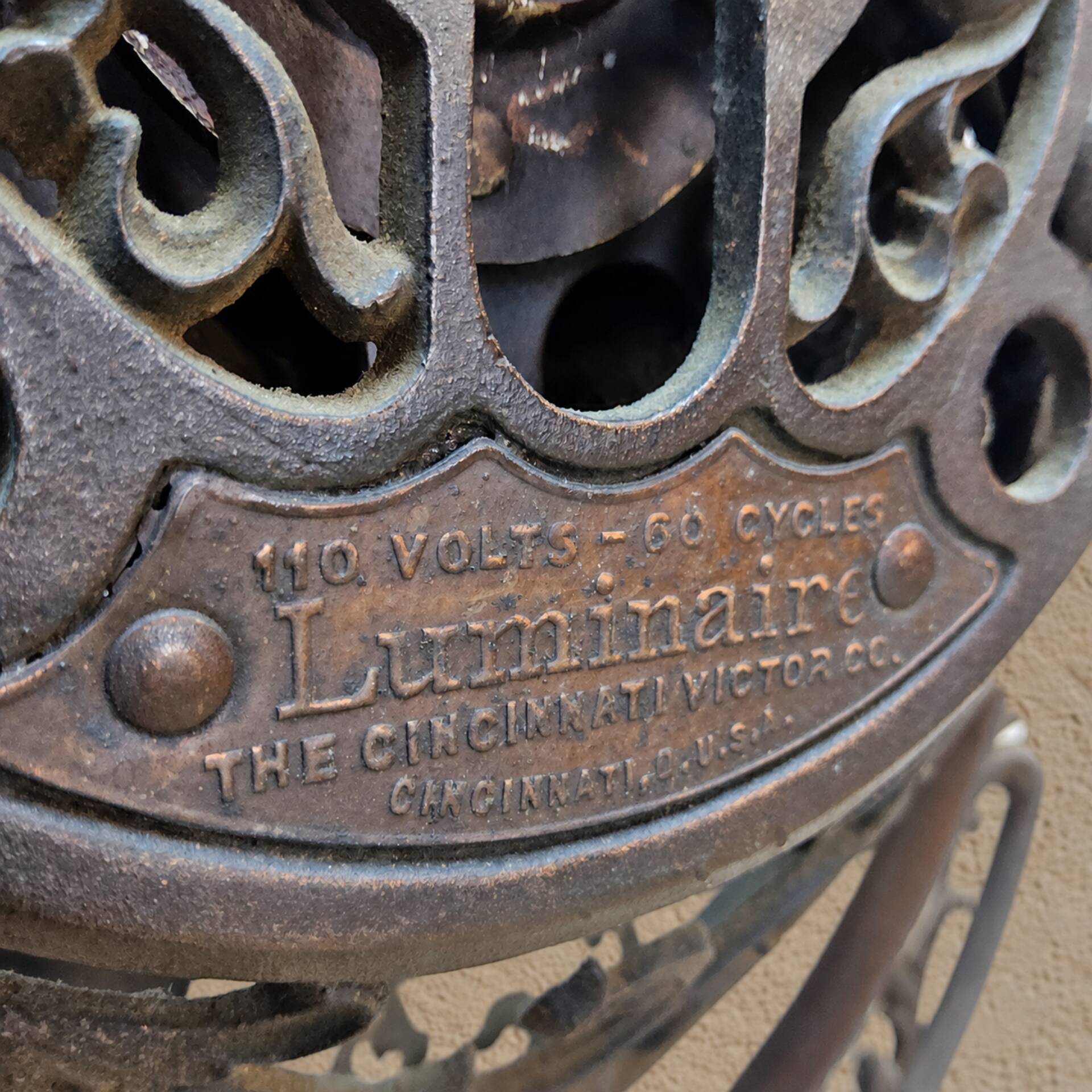 Antique Art Nouveau floor lamp with fan "Luminaire"