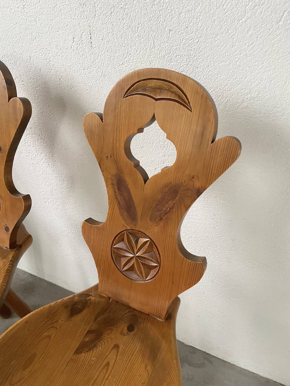 Set of 4 Savoyard pine chairs from the 60s