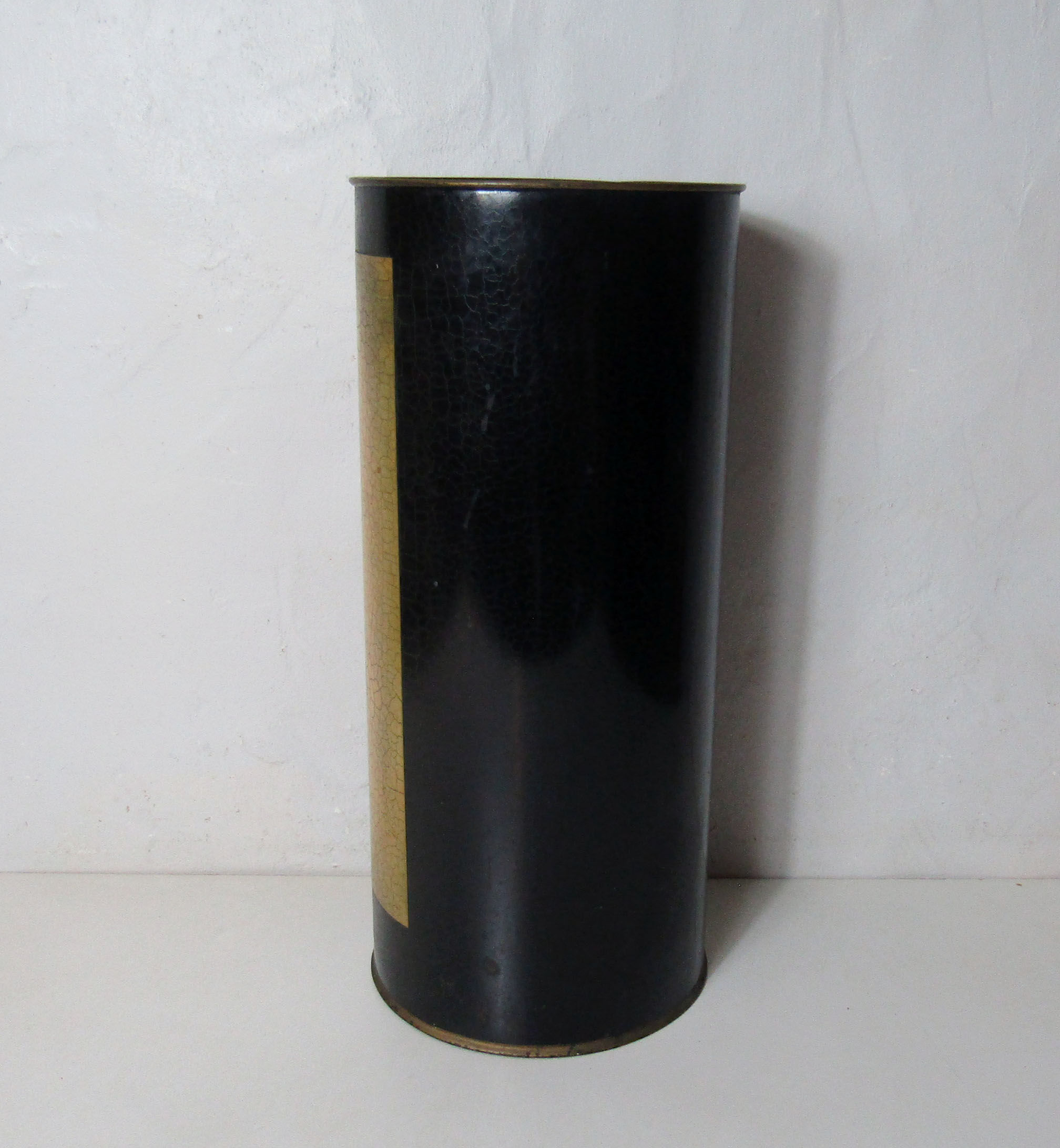 Former pink umbrella holder PJ Dreaded Vintage Botanical