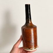 Vase soliflore en grès vernissé marron et noir, poterie faite main ancienne