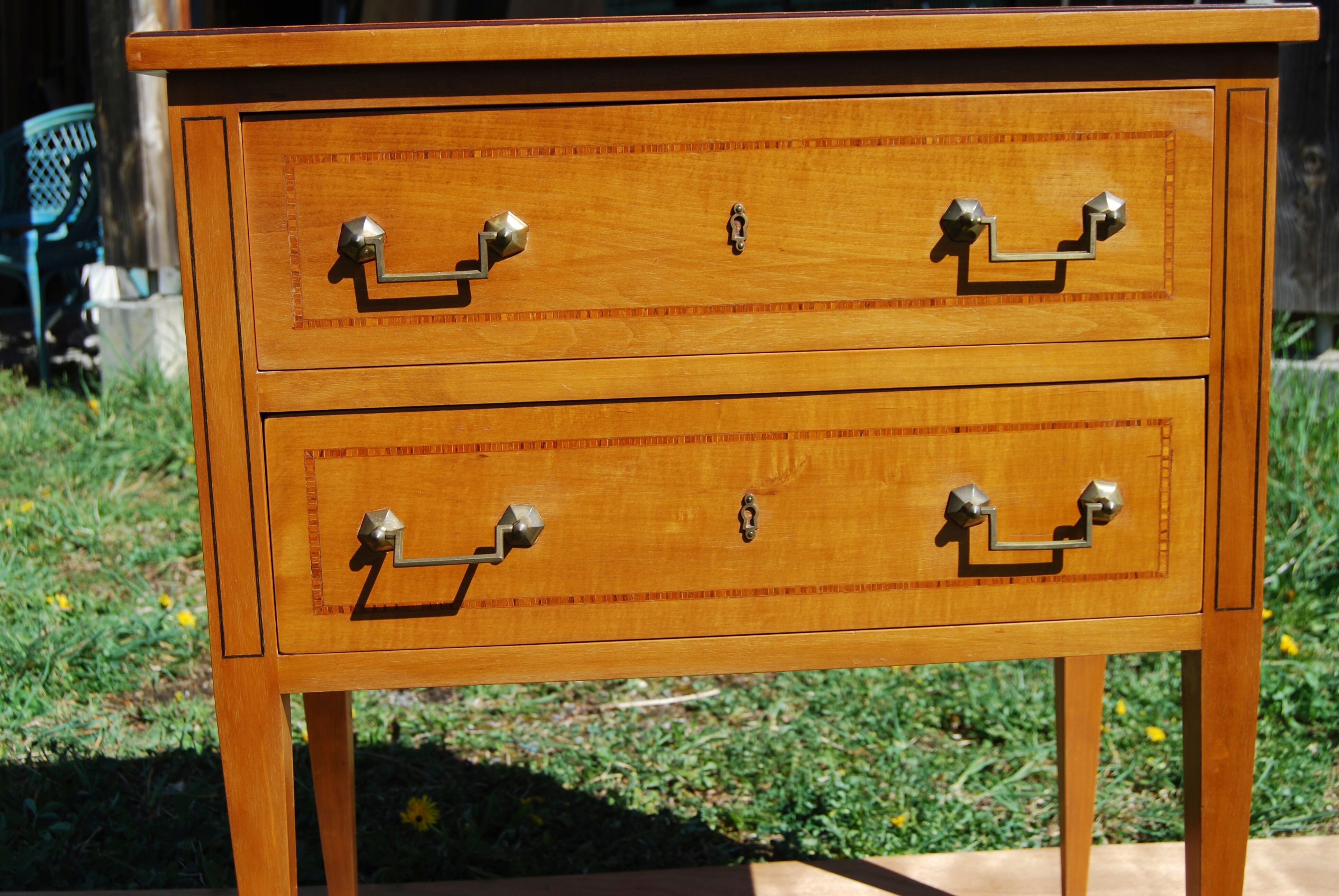 Louis XVI-style dresser with a marquetry fillet decoration