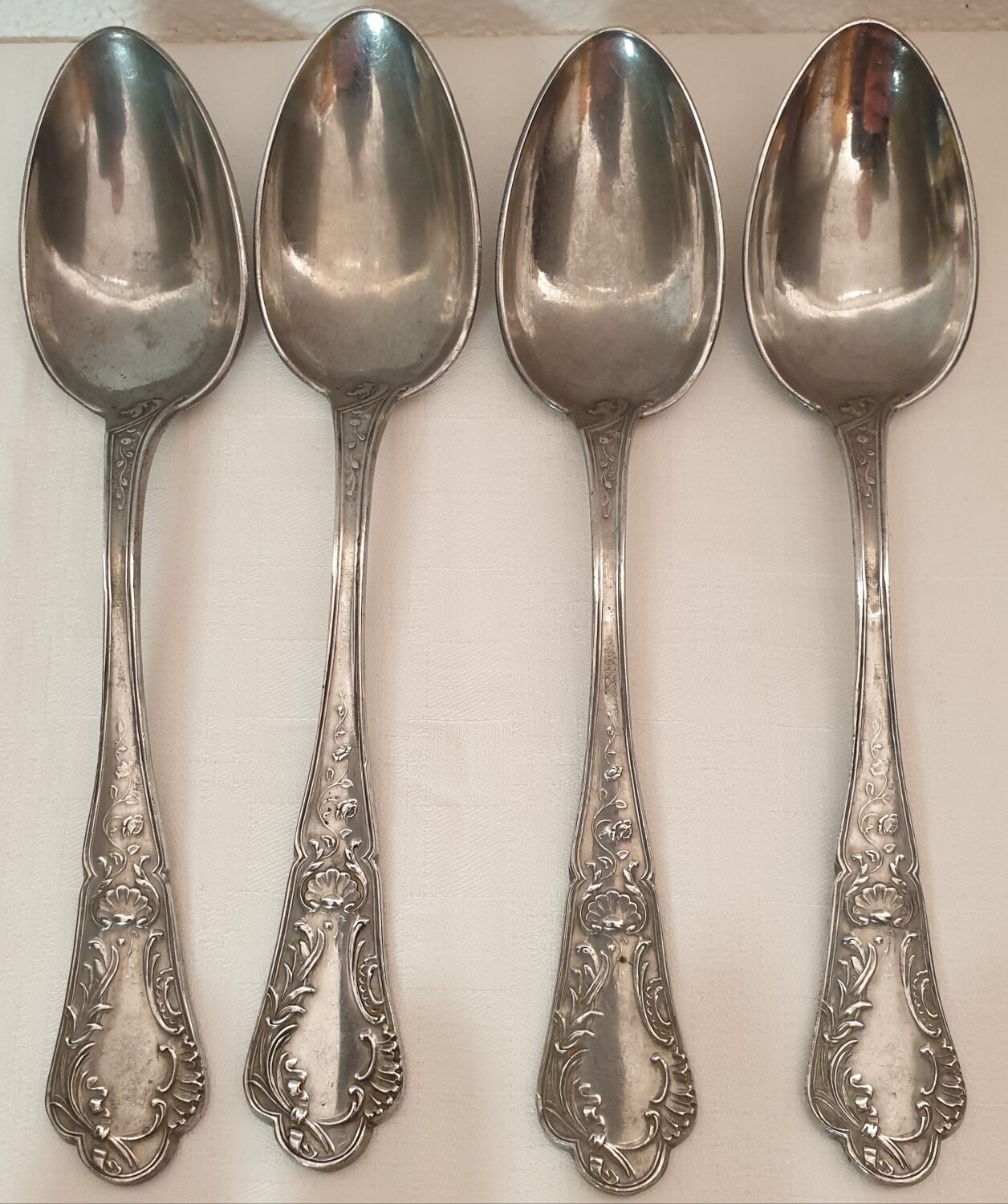 15 spoons & 4 silver metal forks