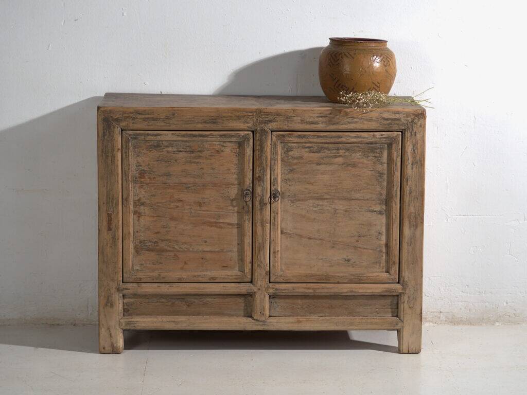 Chinese buffet with two doors in Gansu pine – China, around 1930