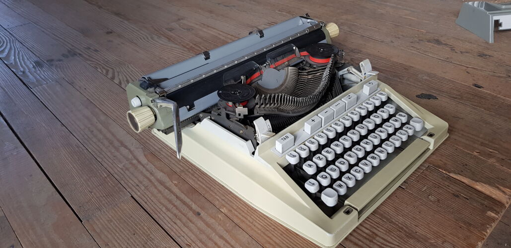 Machine à écrire japy s.b 93