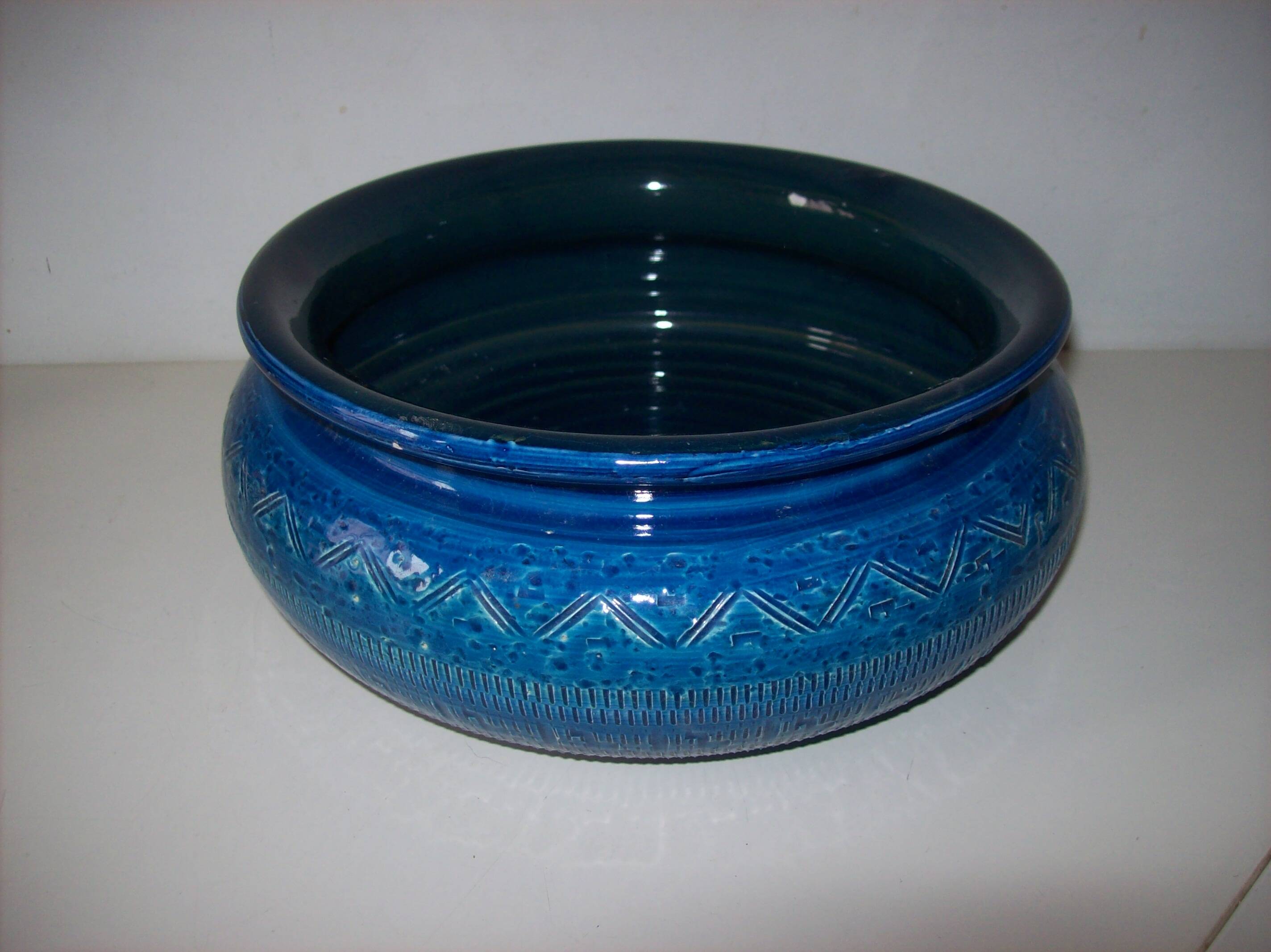 Aldo Londi coupe for Bitossi in "Rimini Blue" ceramic from the 1960s.