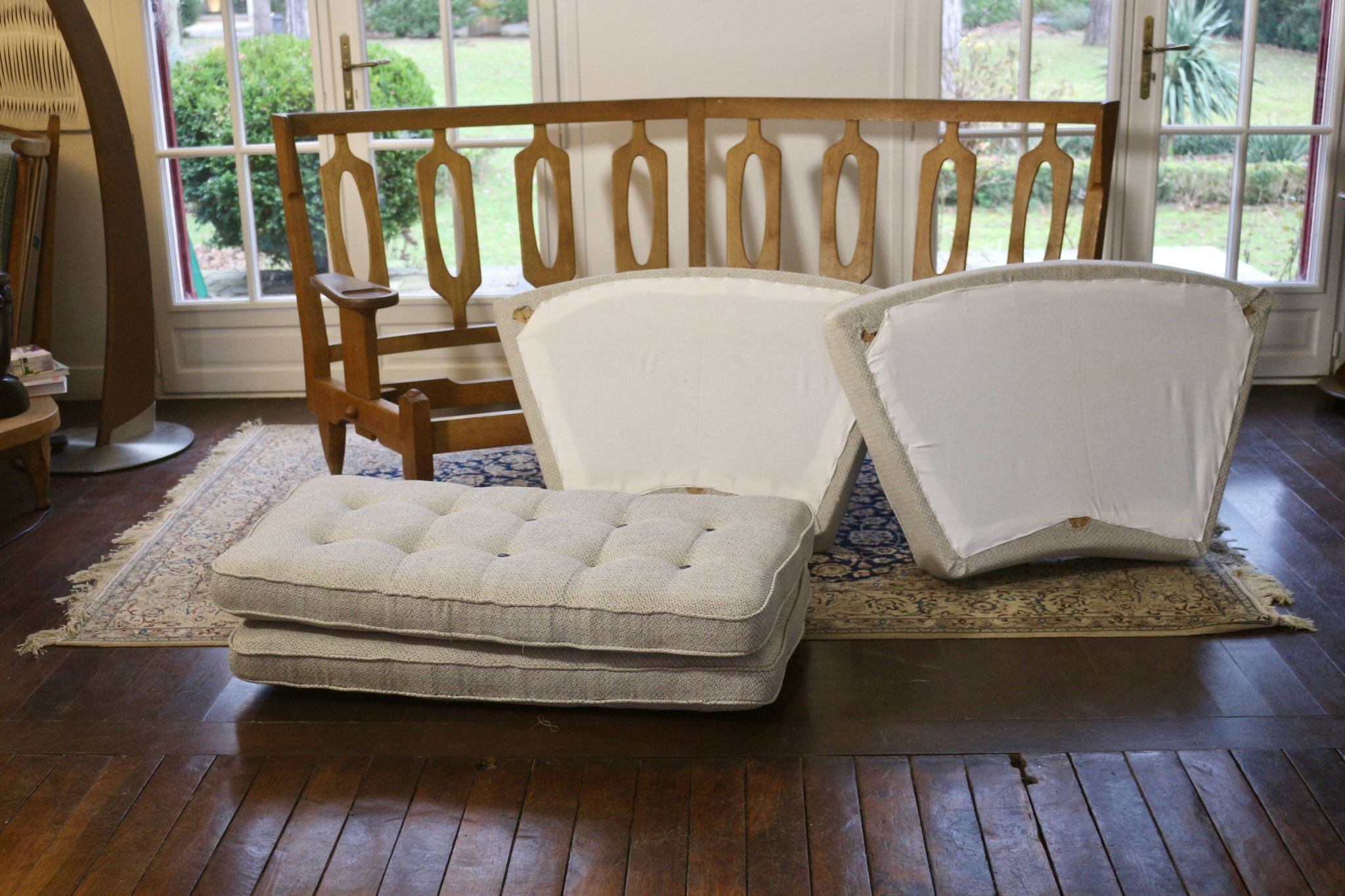“Véronique” sofa, by Guillerme and Chambron, 1970s Vos Maison edition. Ref Veronica