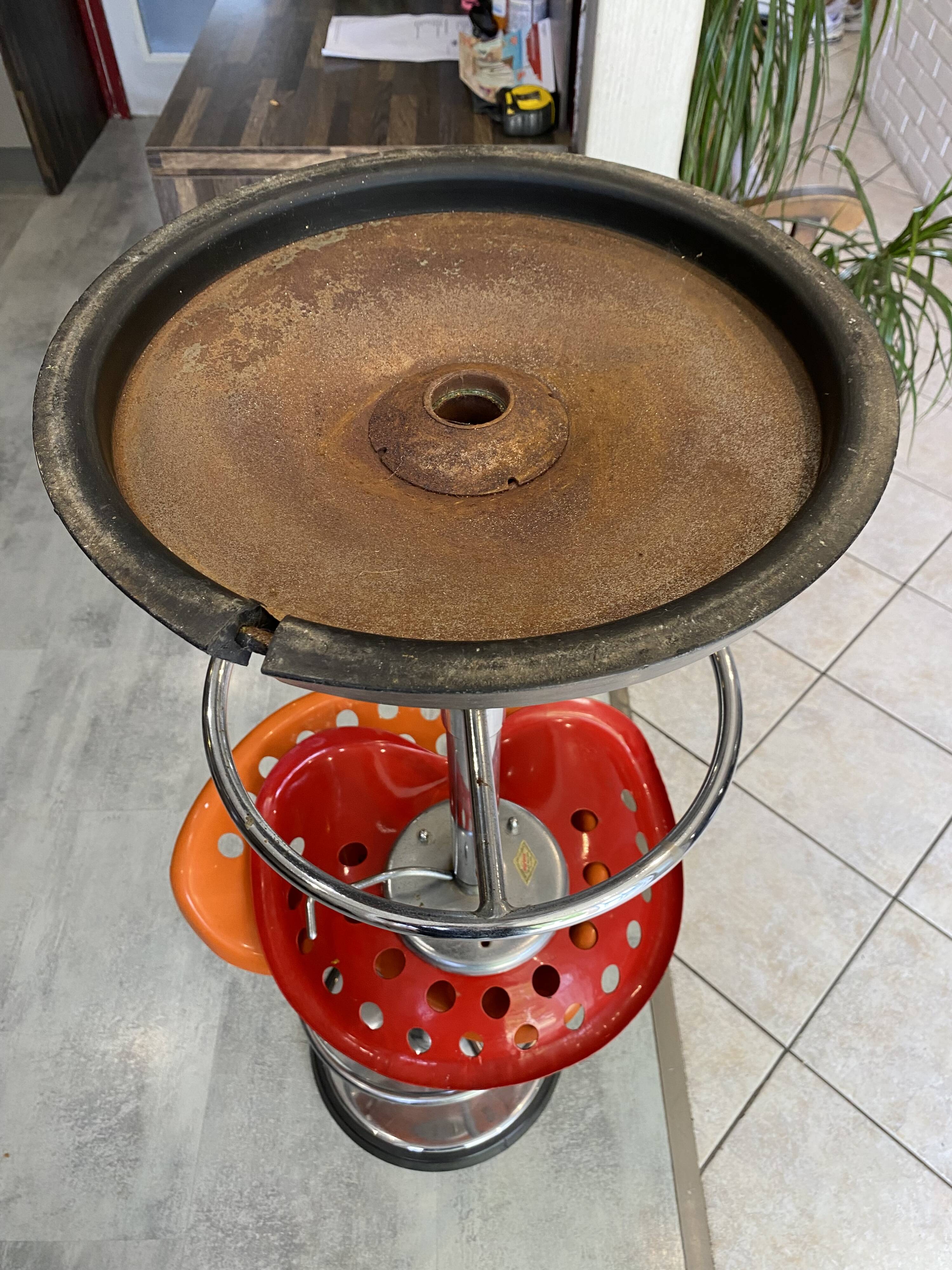 Red stool Faucheuse swivel Etienne Fermigier mirima 70