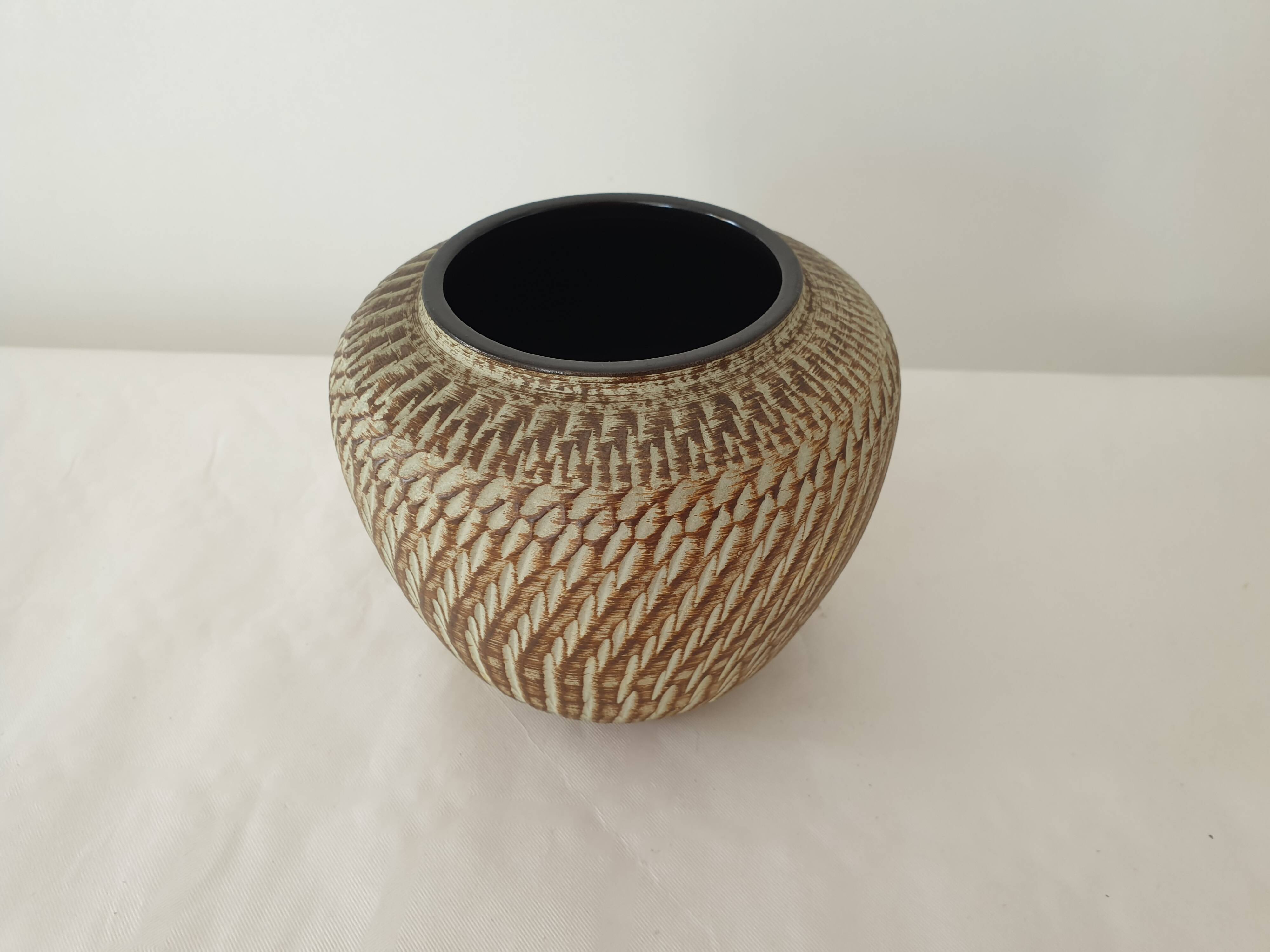 Designer ceramic vase Signed D&B Hohr Gesgesch