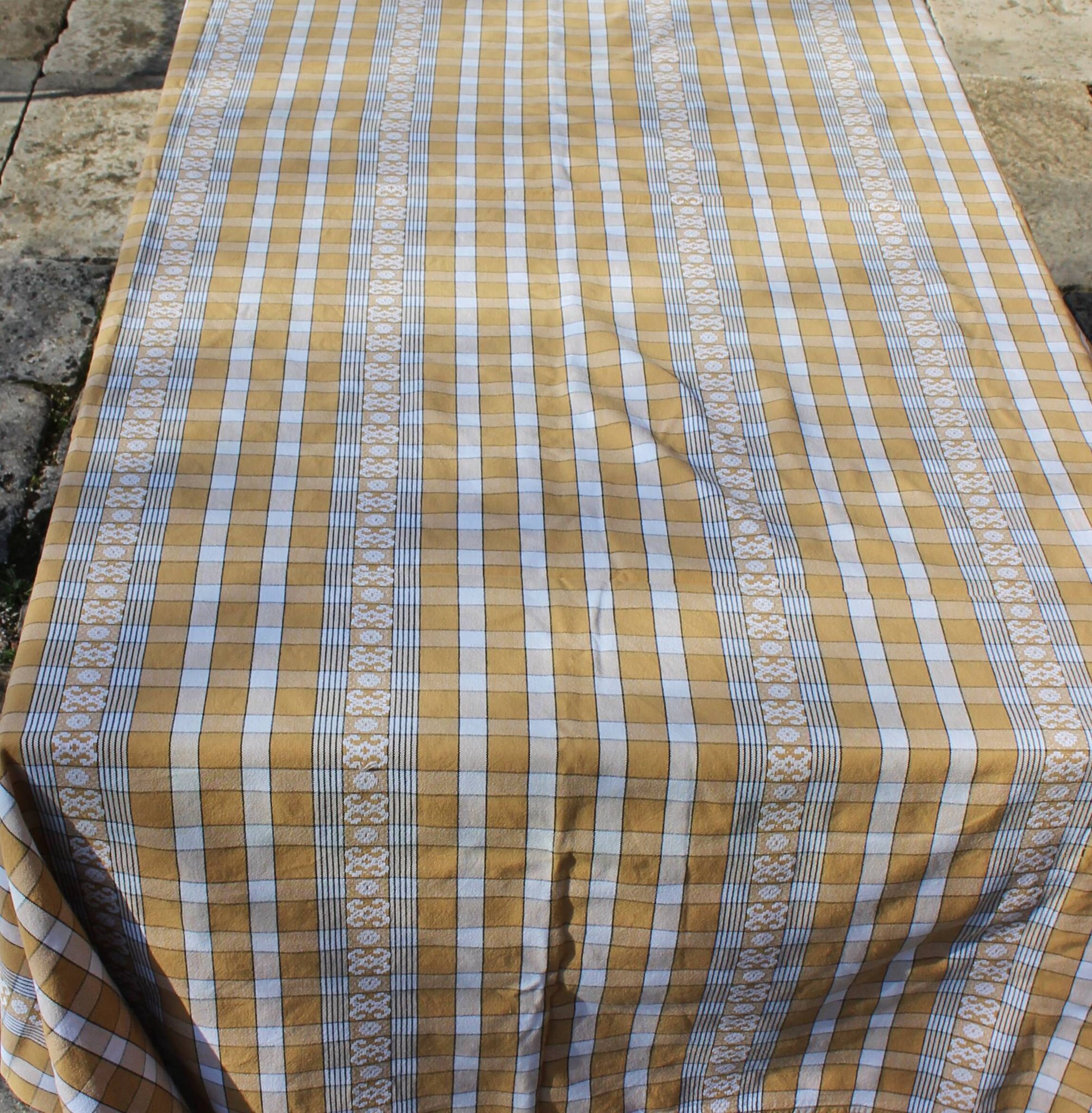Nappe rectangulaire vintage beige à carreaux