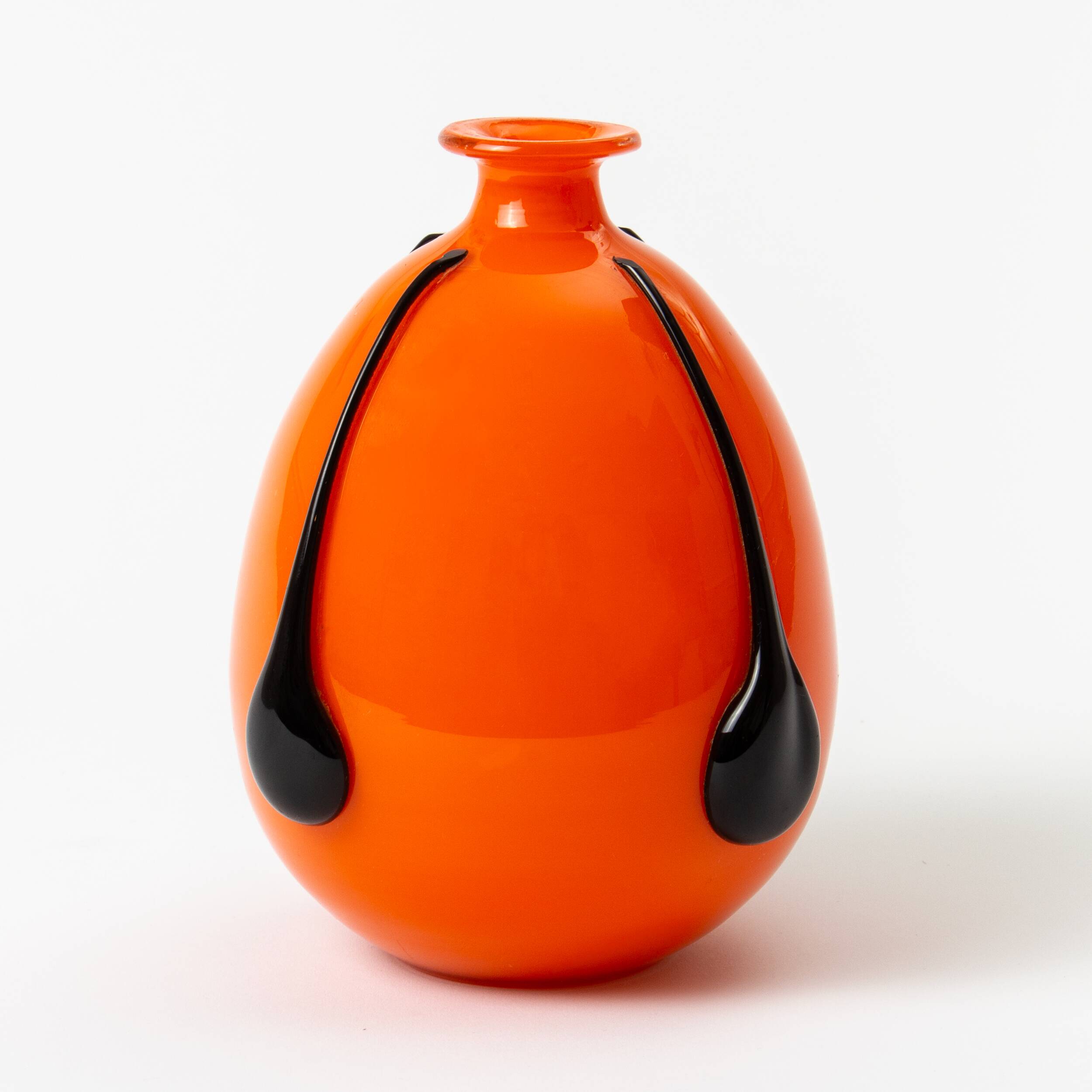 Czech blown glass vase – DLG Loetz