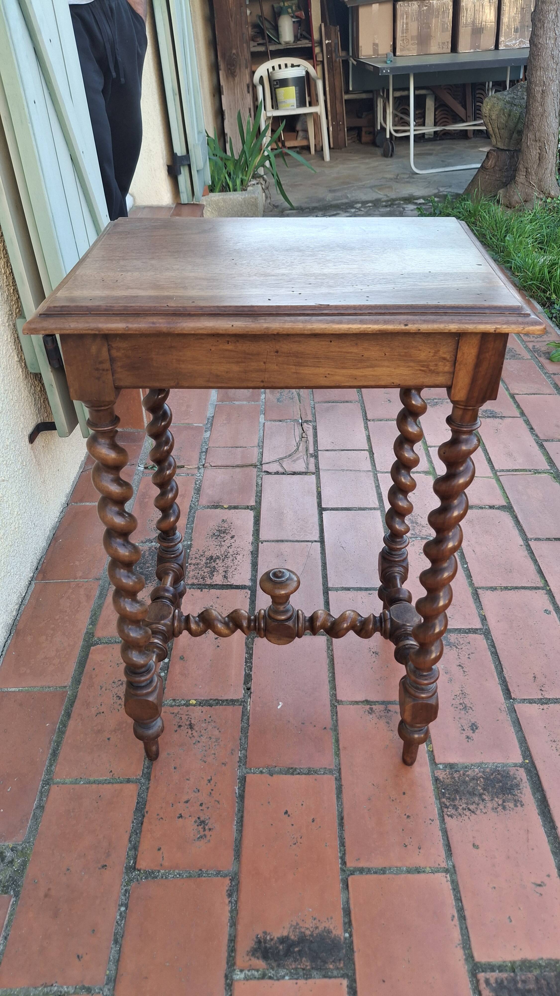 Side table, Louis XIII style console in walnut.