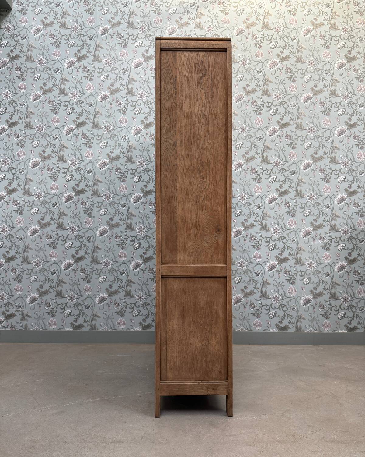 Old display case (renovated)