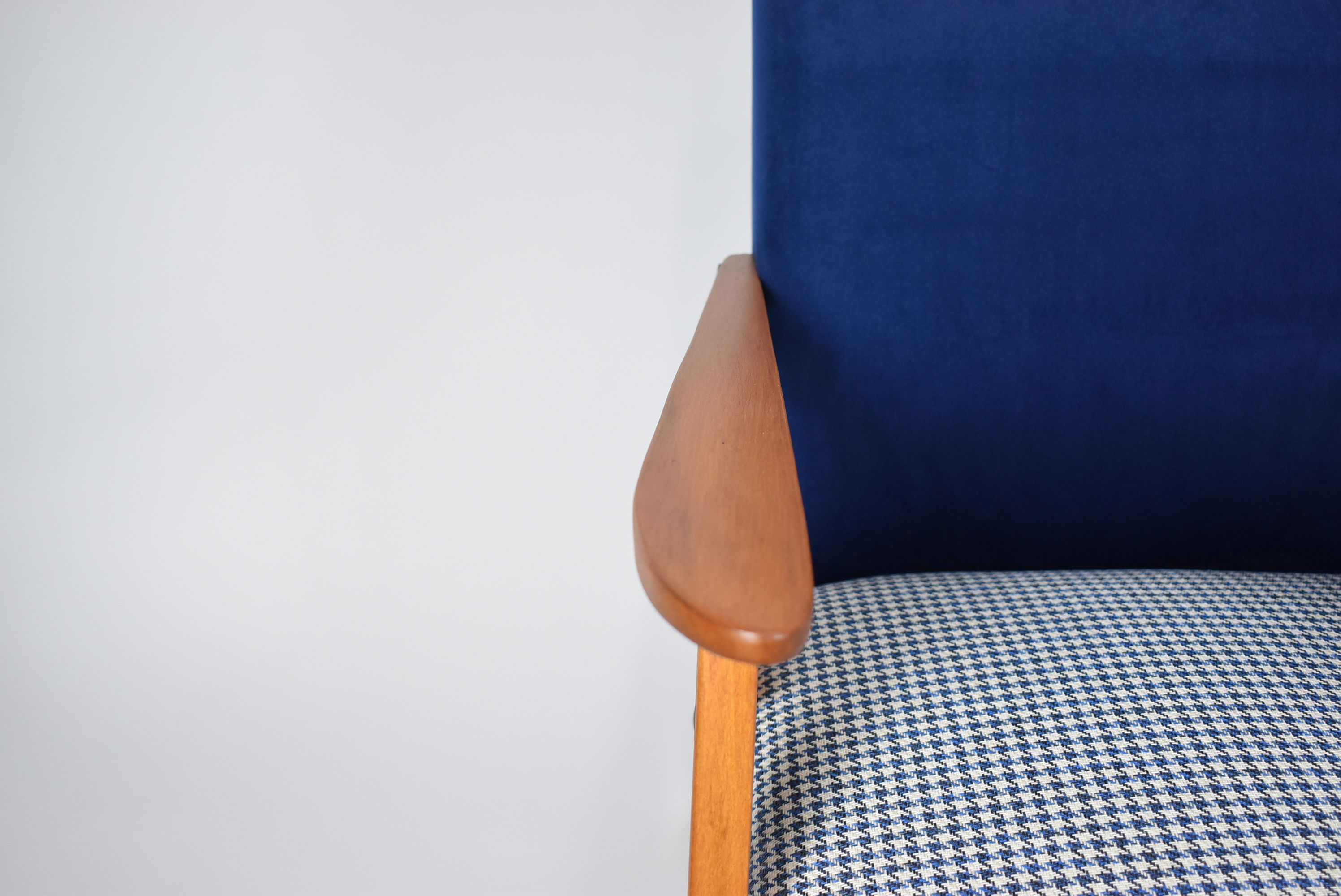 Vintage original 60s armchair, refubrished, blue velvet, poule fabric