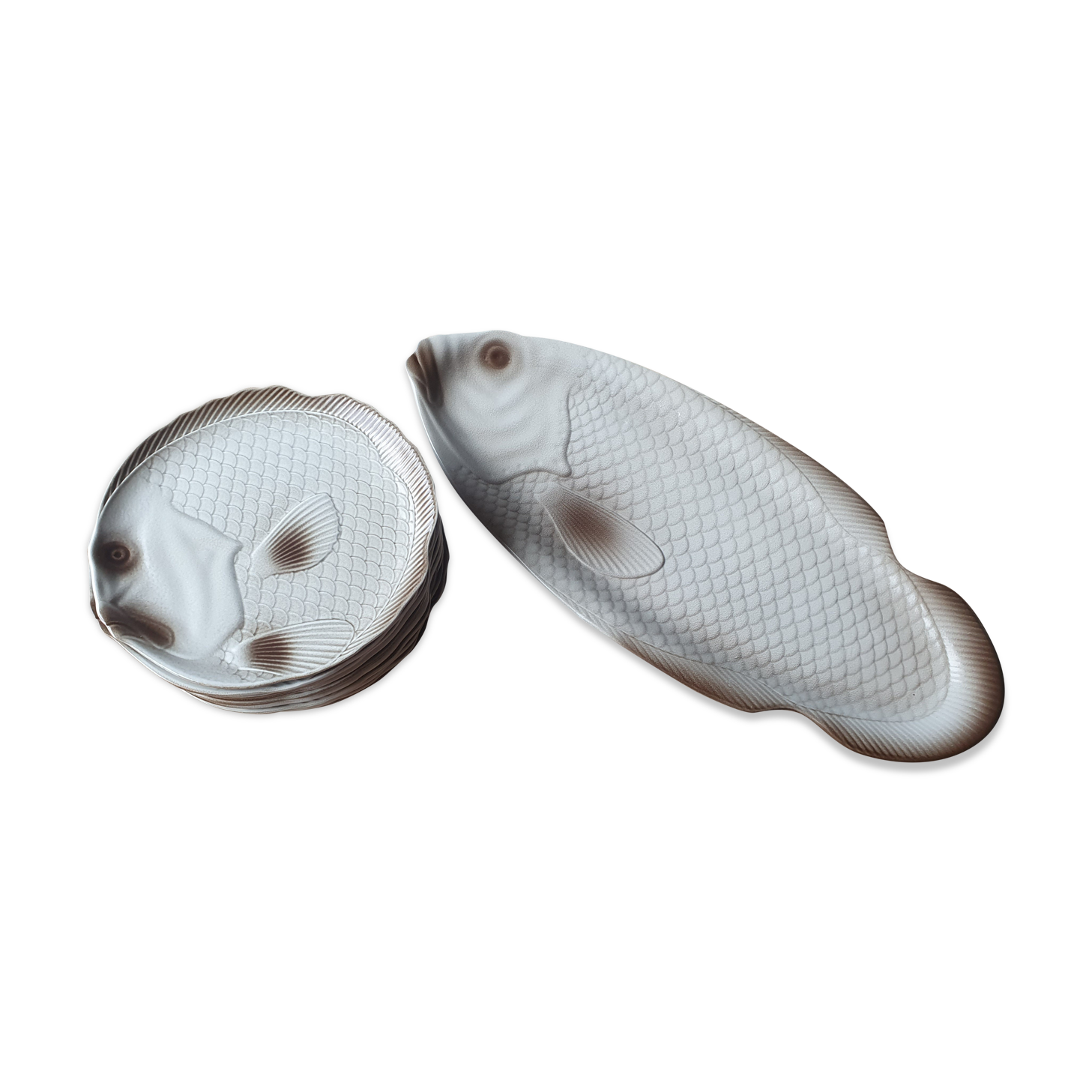 Set of 12 dinner plates and dish