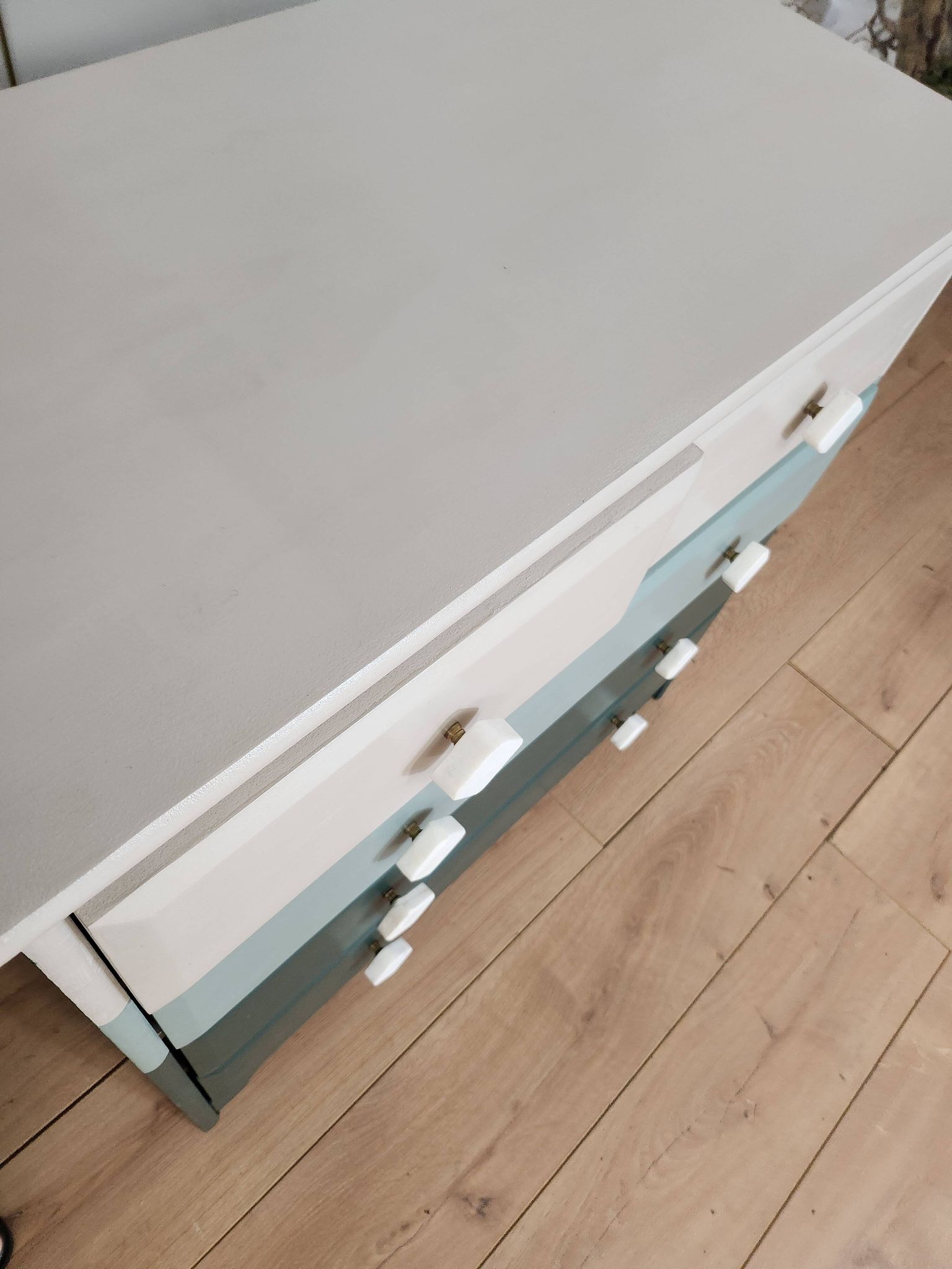 Spring commode 3 colours