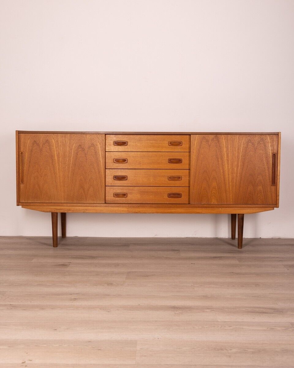 1960s Vintage Sideboard in Teak Wood Danish Design