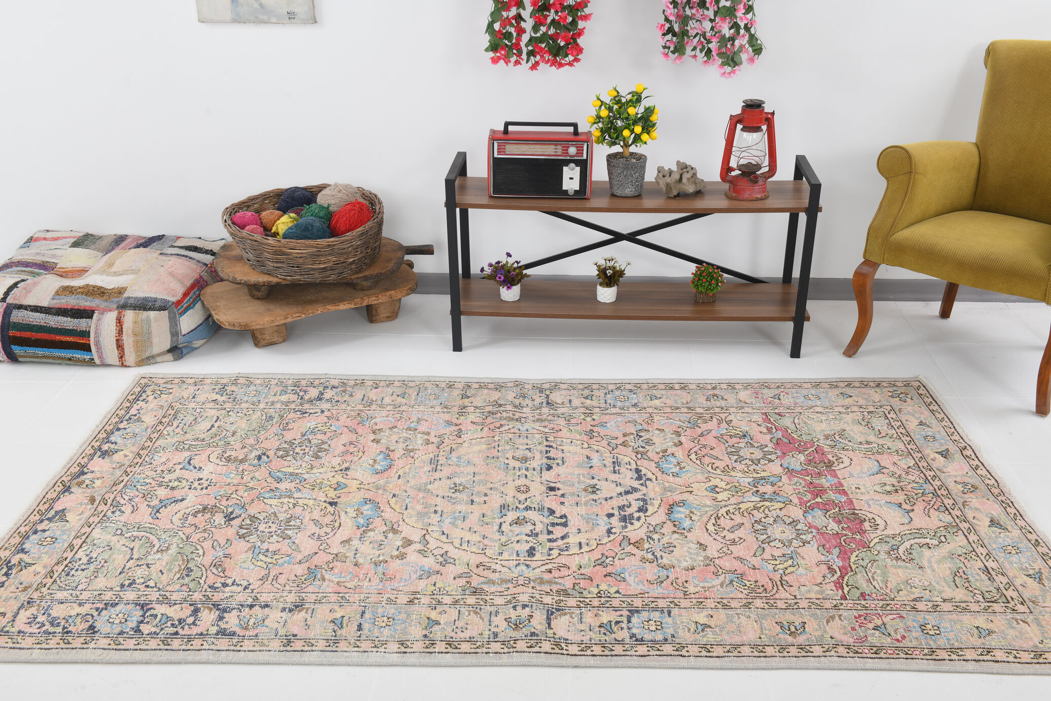 Farmhouse floral vintage rug 256x137cm
