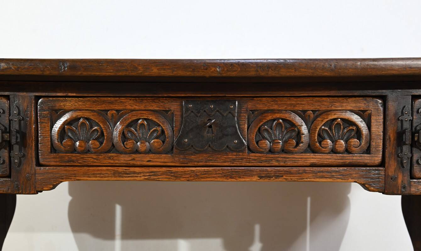 Oak Desk Table, Neo-Gothic style – Early 20th century