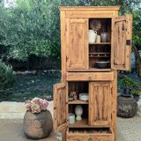 Standing man's wardrobe