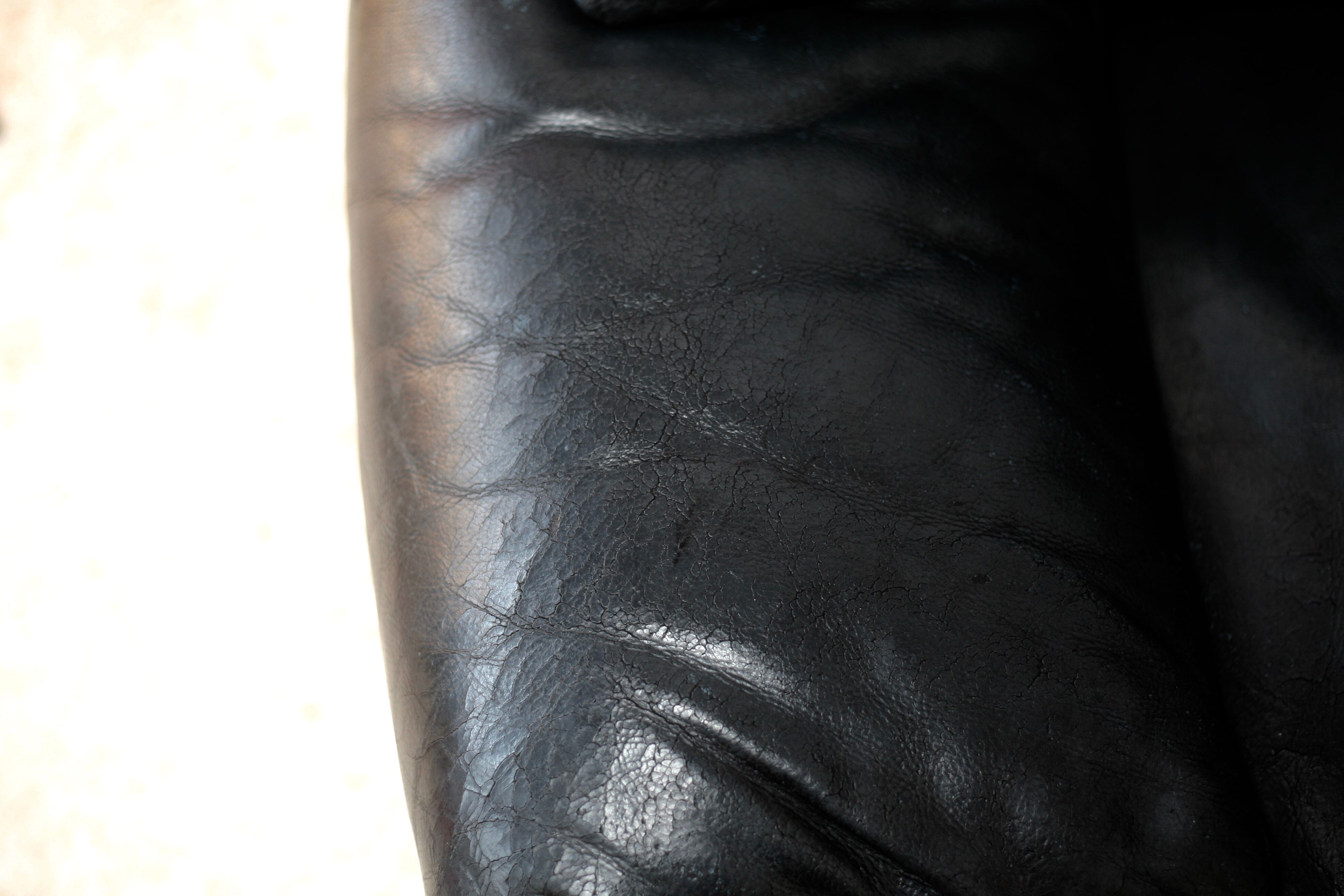 Sofa by Vico Magistretti, Cassina, Maralunga model. Italy, circa 1975. Navy blue leather