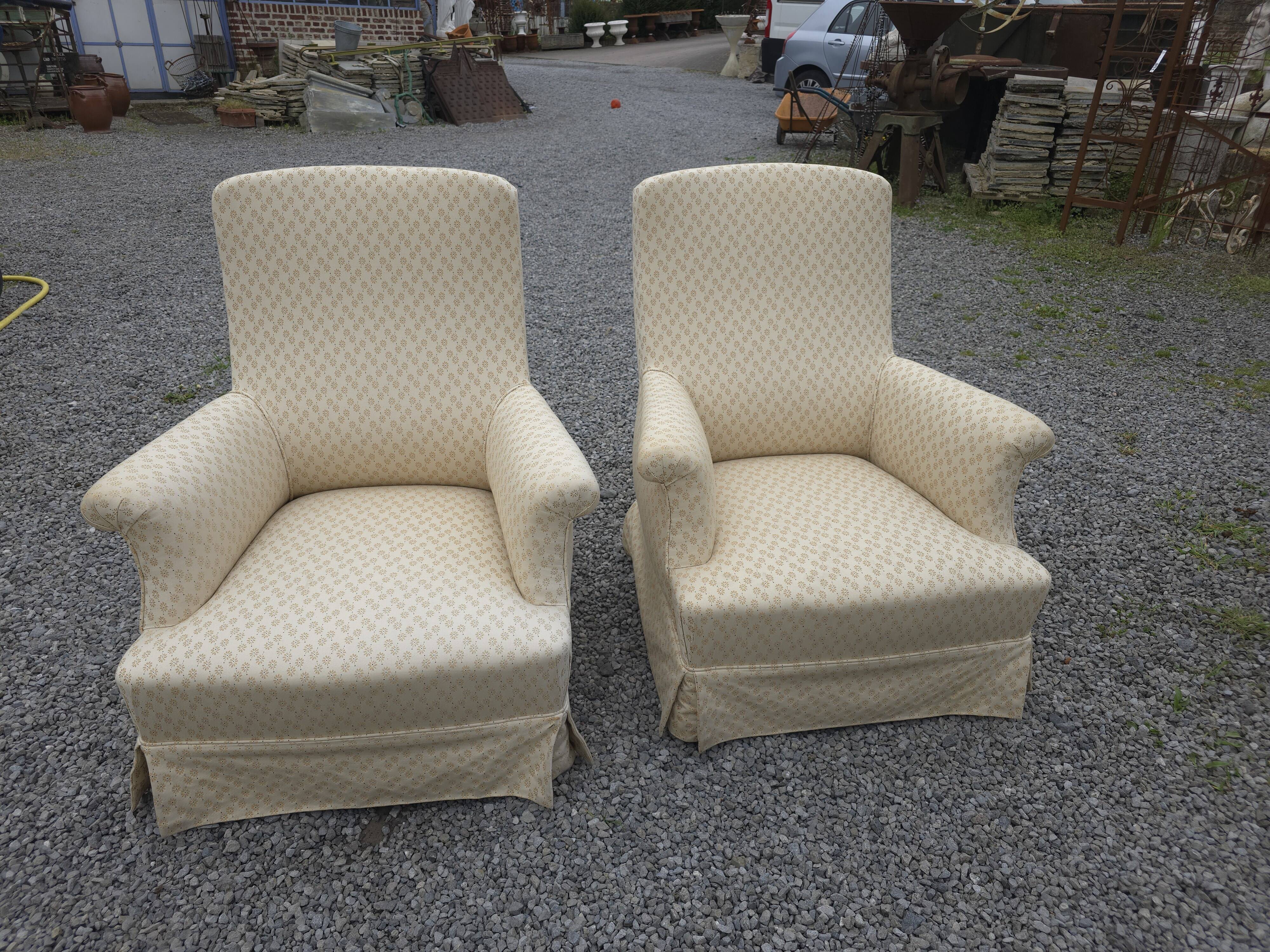 Paire de fauteuils crapaud