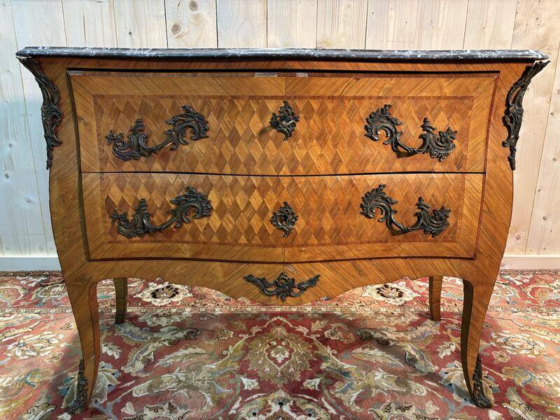 Louis XV style inlaid chest of drawers