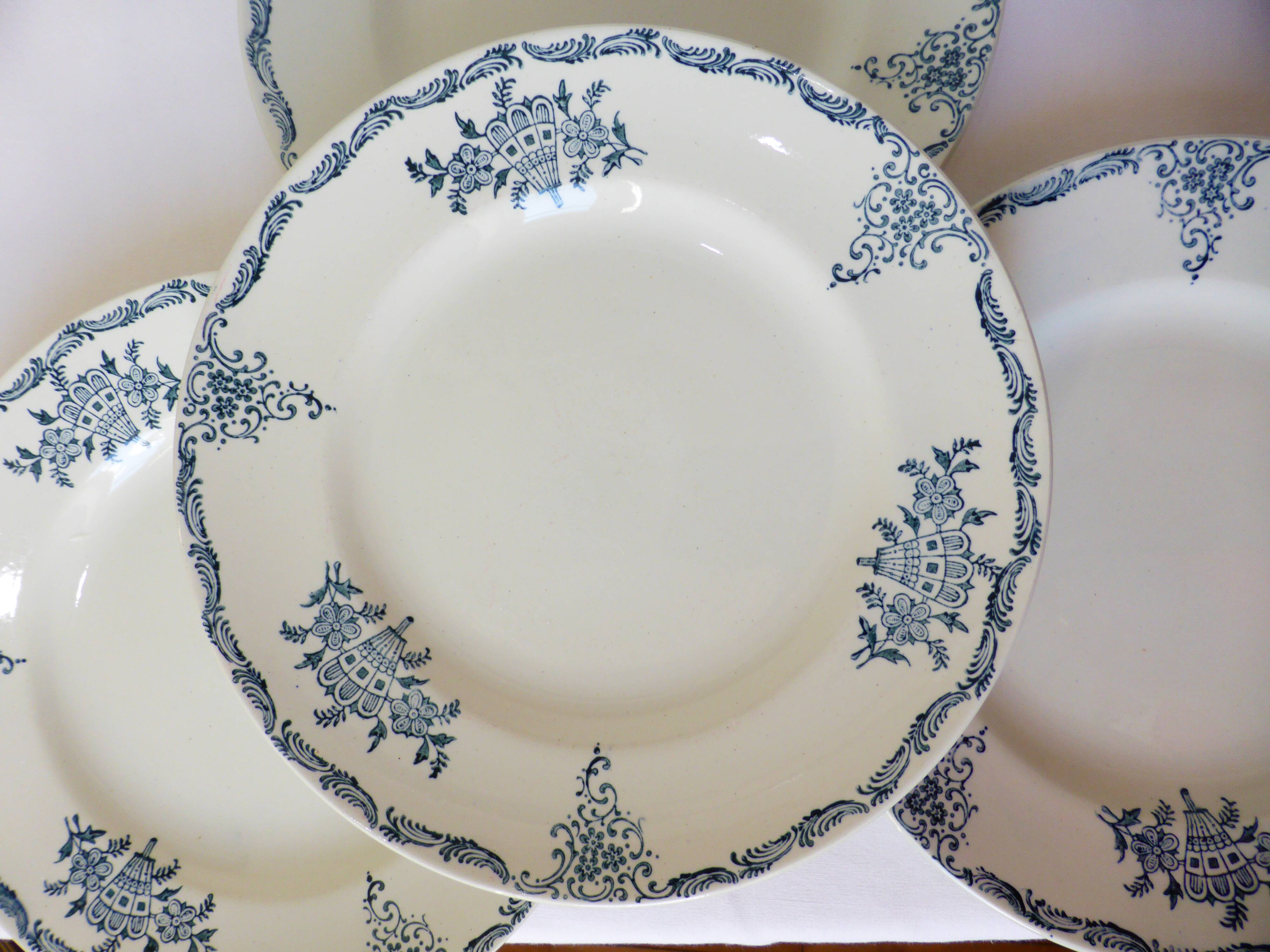 4 ironstone dinner plates from St Amand 220538