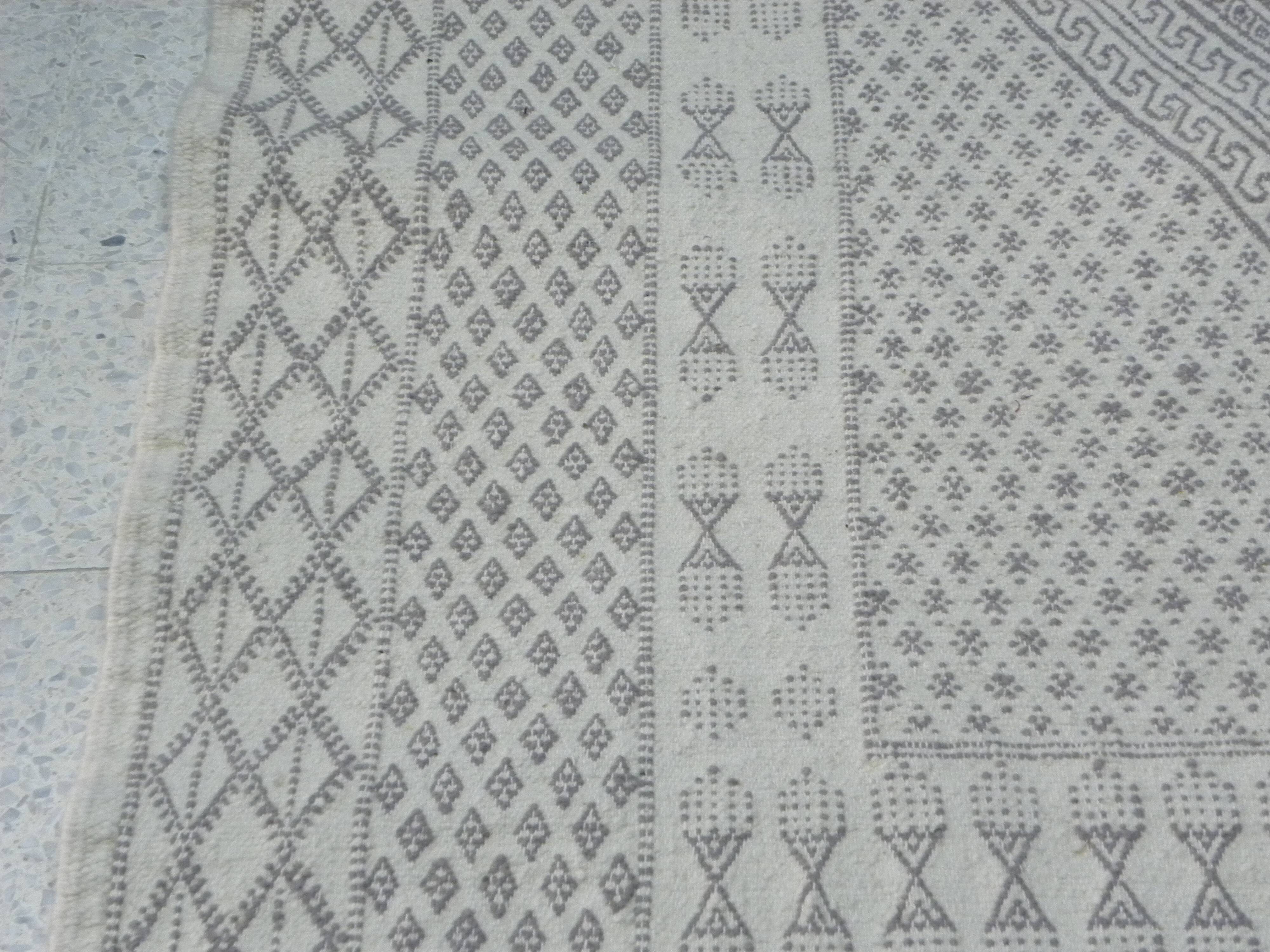 Authentic Nomadel Berber wool kilim rug Tunisian Margoum Beige Grey