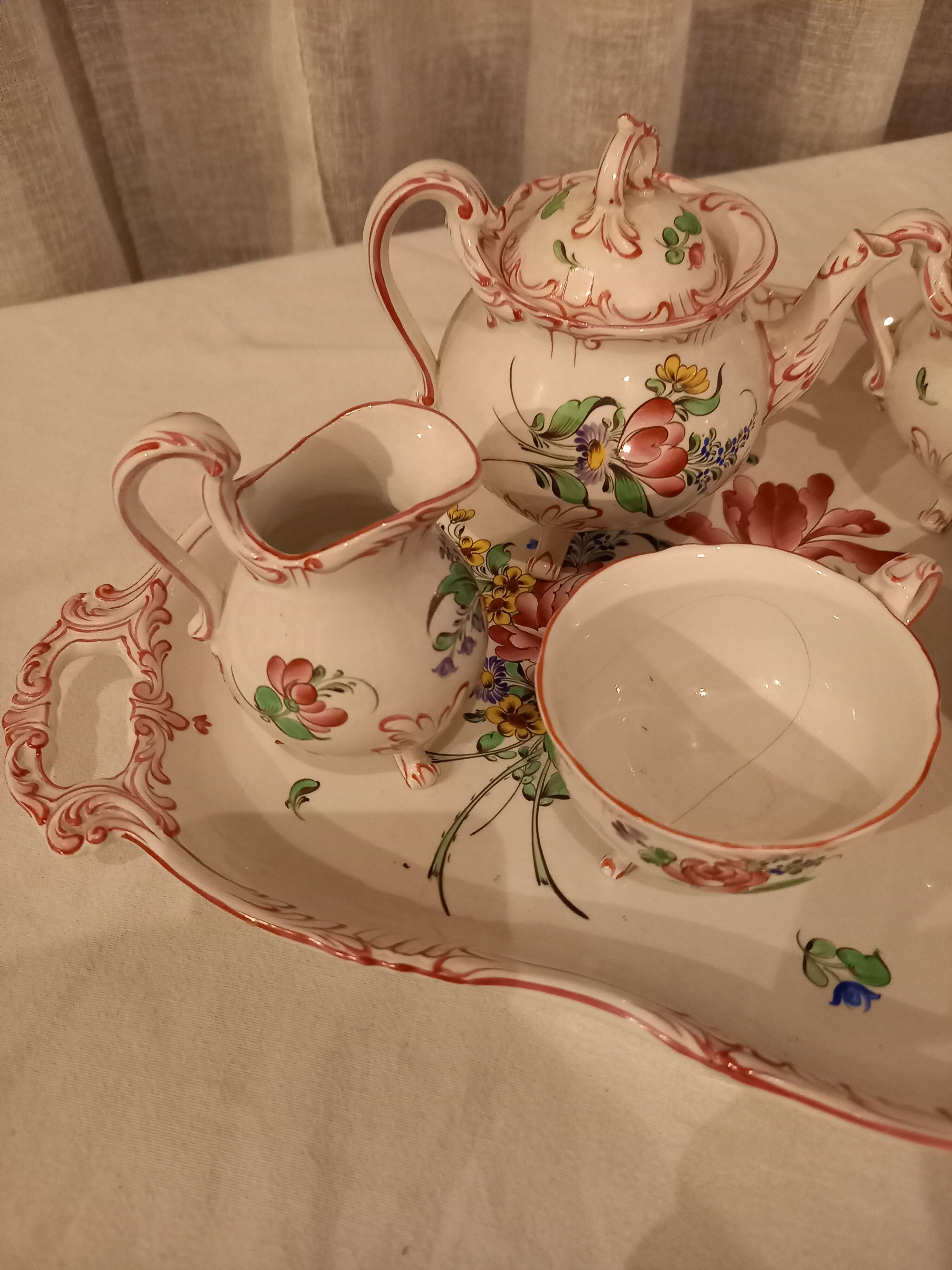 Coffee service "head to head" porcelain Lunéville, flowers, early twentieth century