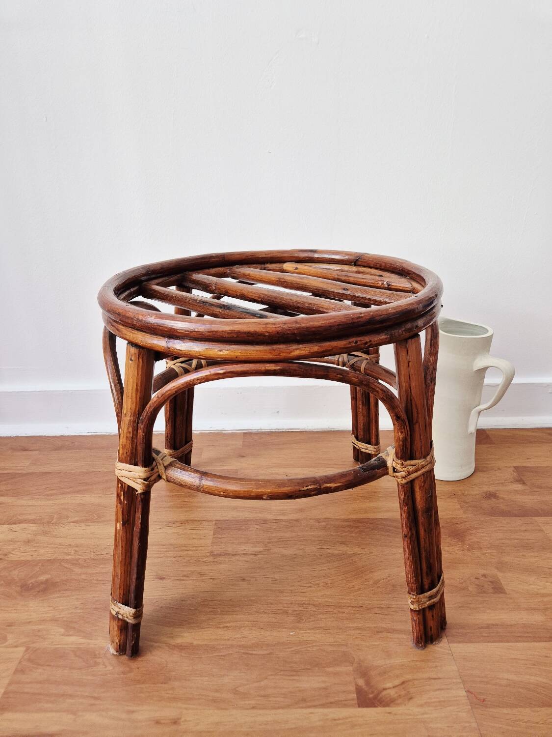 Rattan stool/plant stand - Vintage
