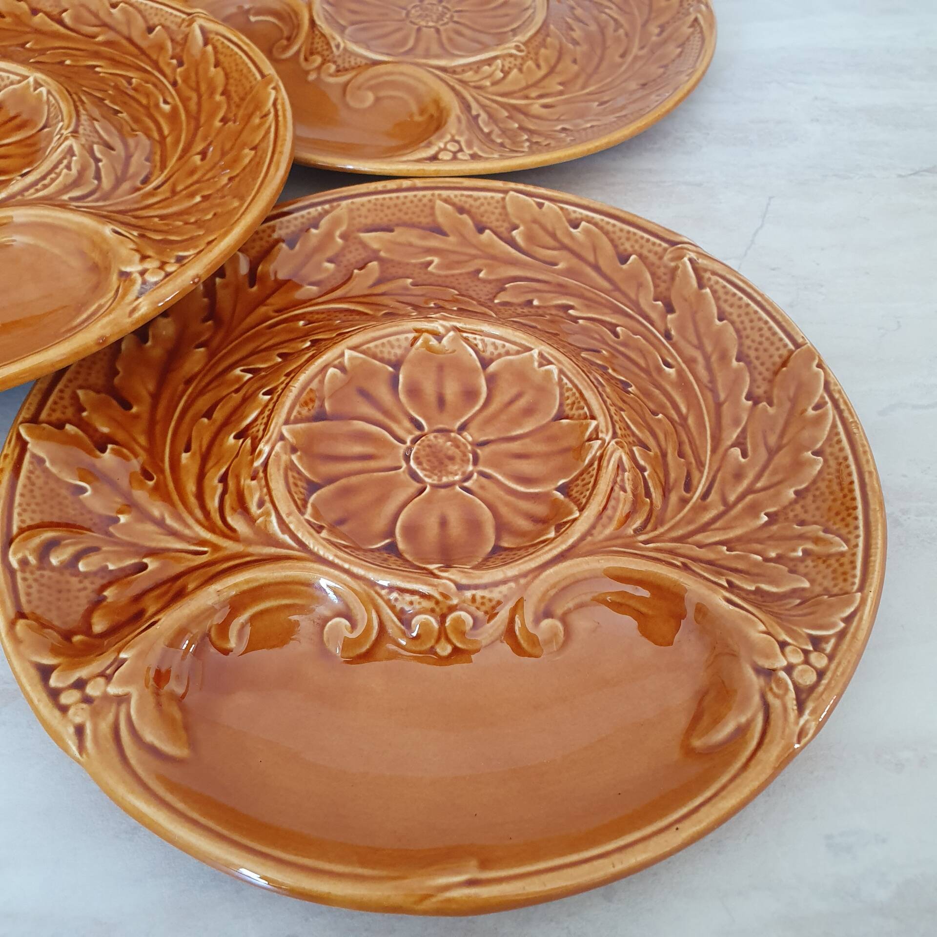 Compartment plates Faiencerie de Gien / artichoke / Barbotine