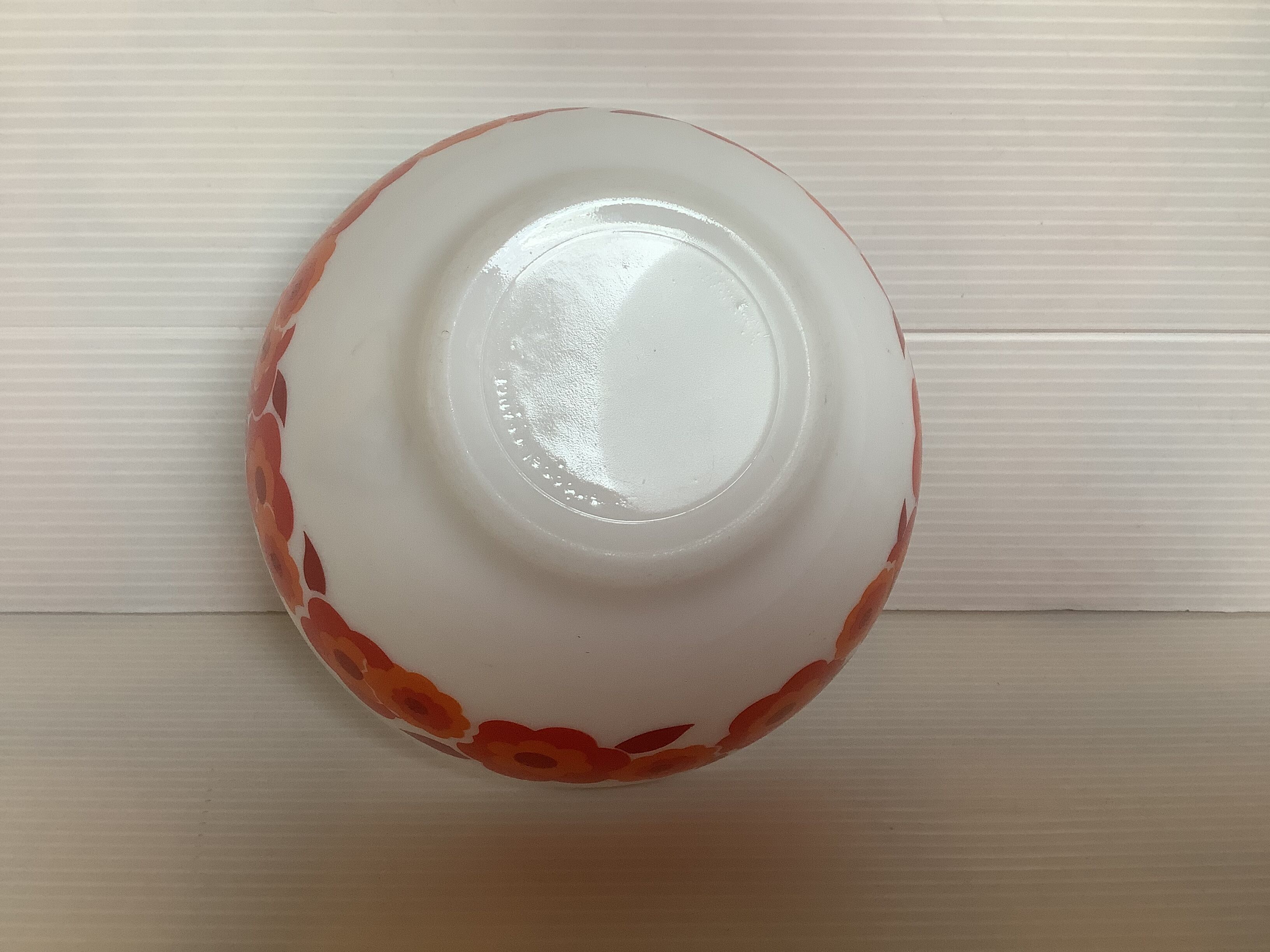 Red flowers bowl lotus Arcopal