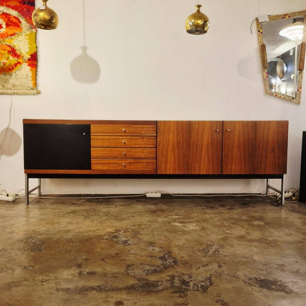 Buffet en placage de bois de rose 1960 – Fristho Franeker BDR-250 | Mobilier de design moderne du milieu du siècle