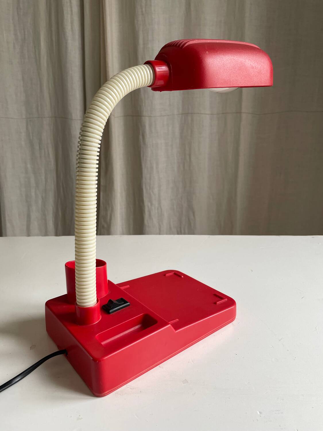 Vintage red articulated desk lamp Italy