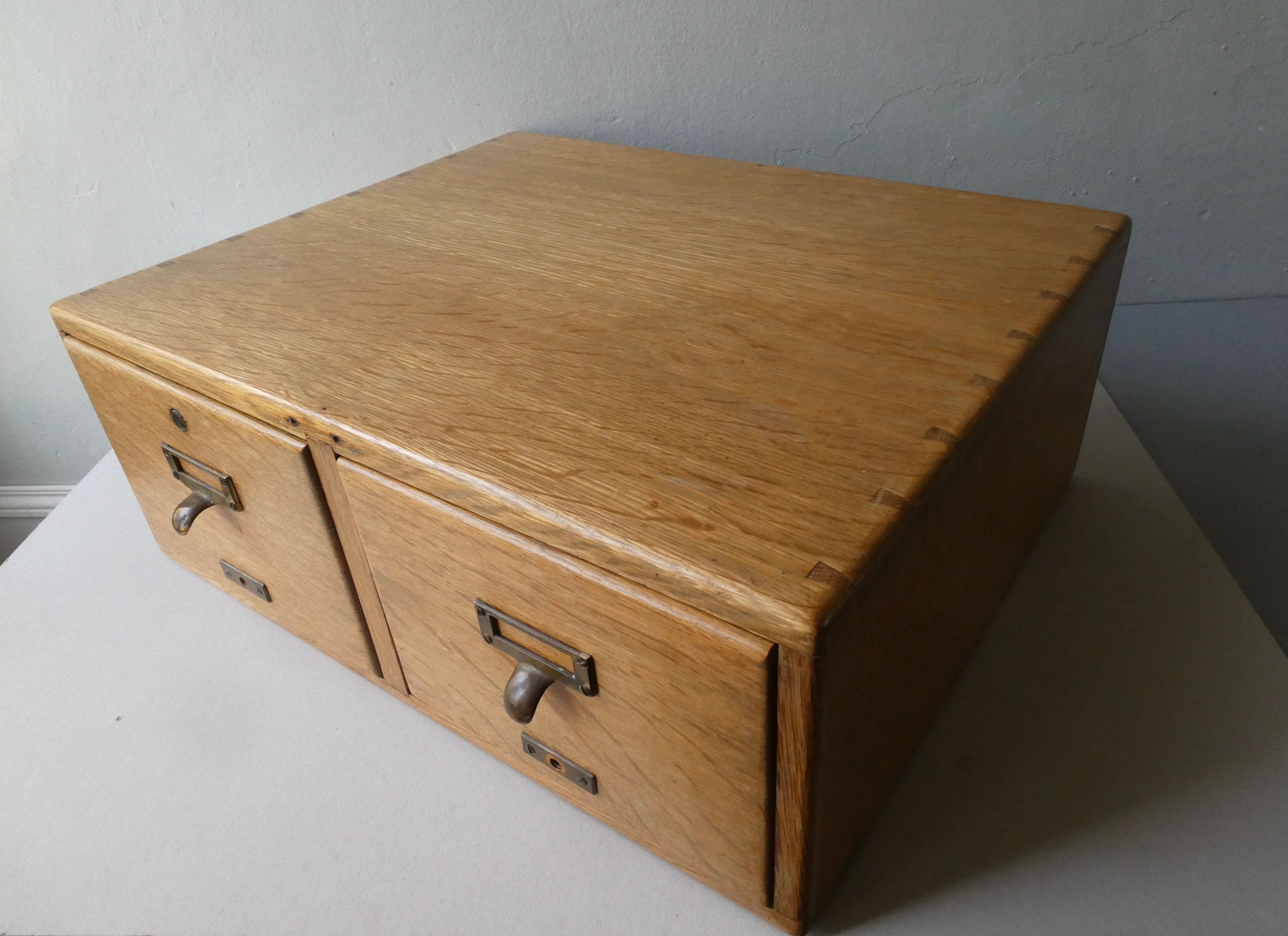 Office furniture, solid wood lockers